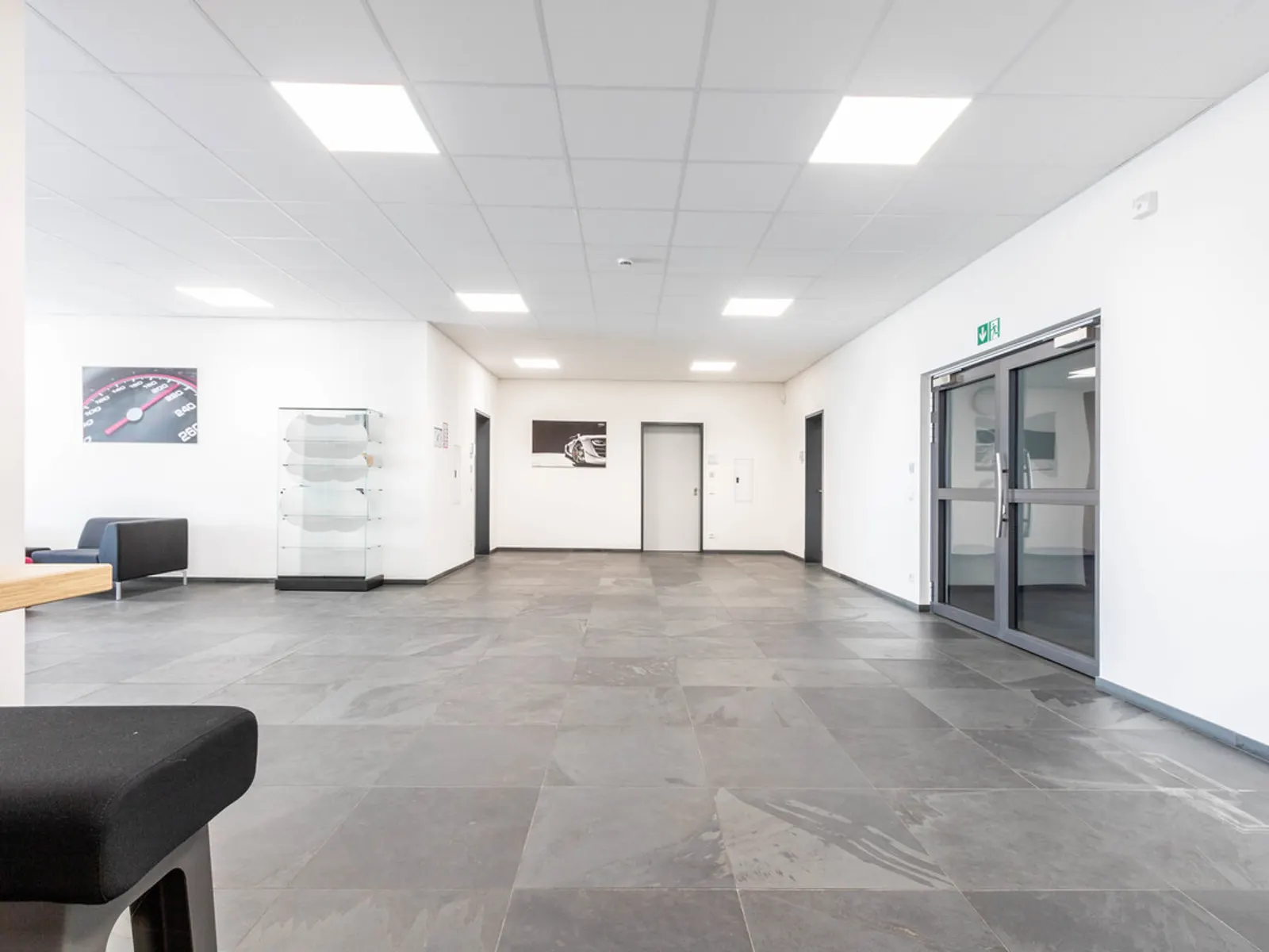 Modernes Bürogebäude mit Werkstatt im Gewerbegebiet Kösching - Bild 4