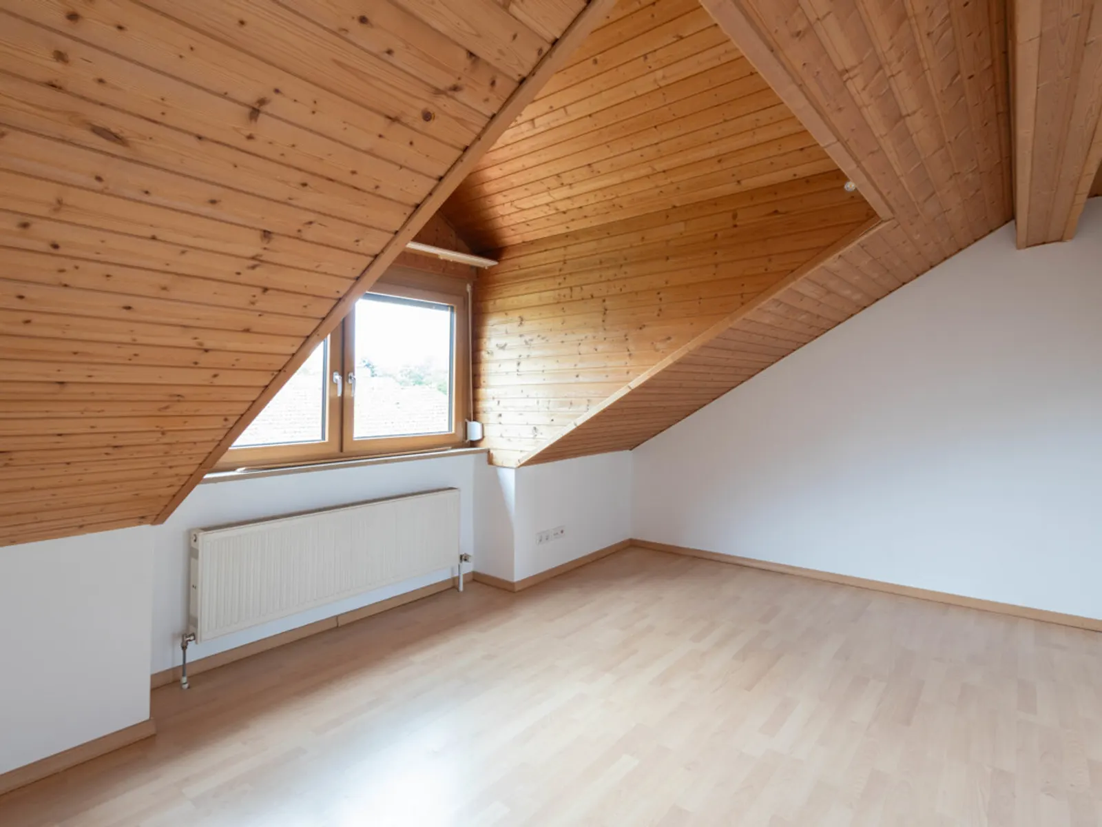 Charmante Maisonette Wohnung - 3-Zimmer mit Balkon, eigener Garage und Stellplatz - Bild 12