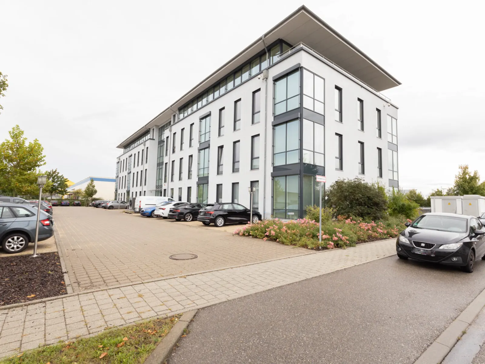 Moderne Bürofläche nähe Ingolstadt Village - Bild 1