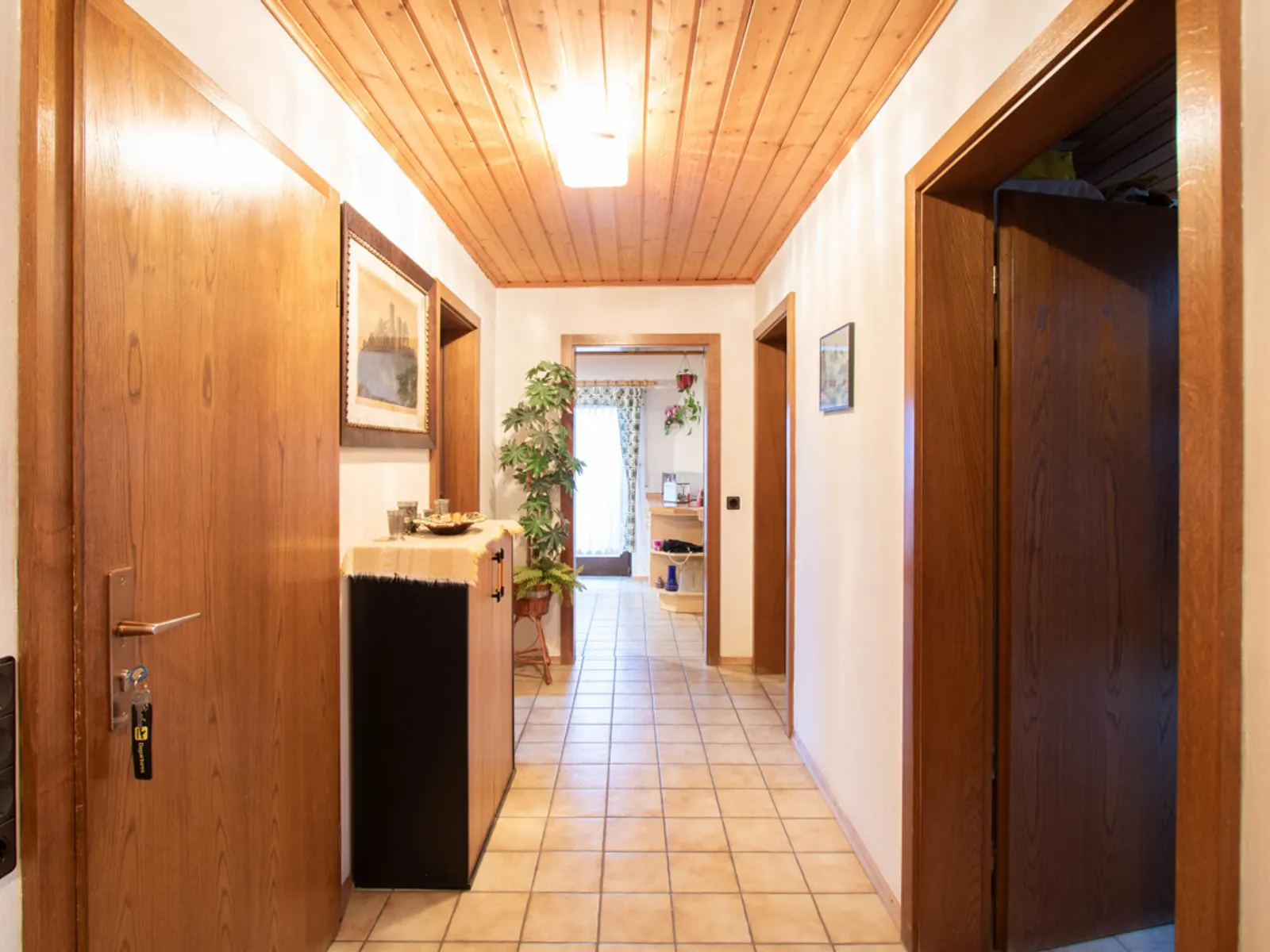 Viel Platz für Ihre Wohnideen: Großzügiges Zweifamilienhaus in Wettstetten - Bild 20