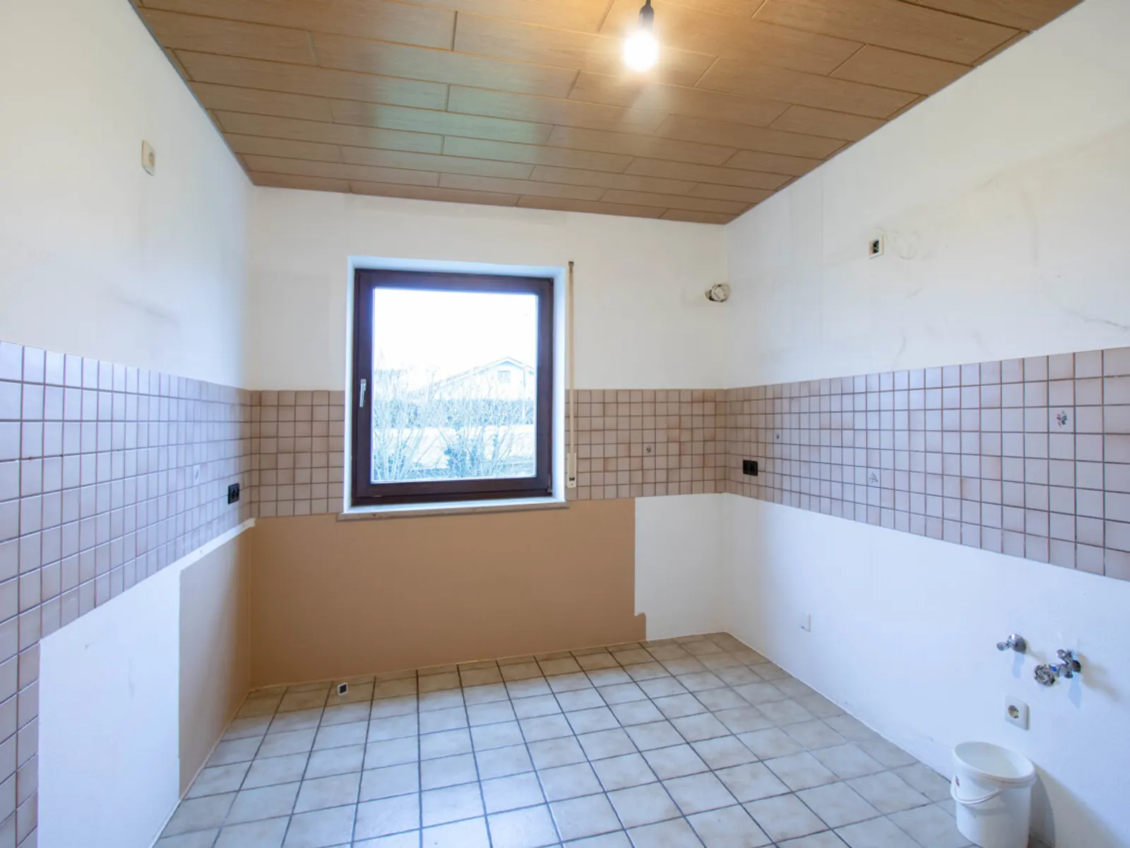 Viel Platz für Ihre Wohnideen: Großzügiges Zweifamilienhaus in Wettstetten - Bild 10