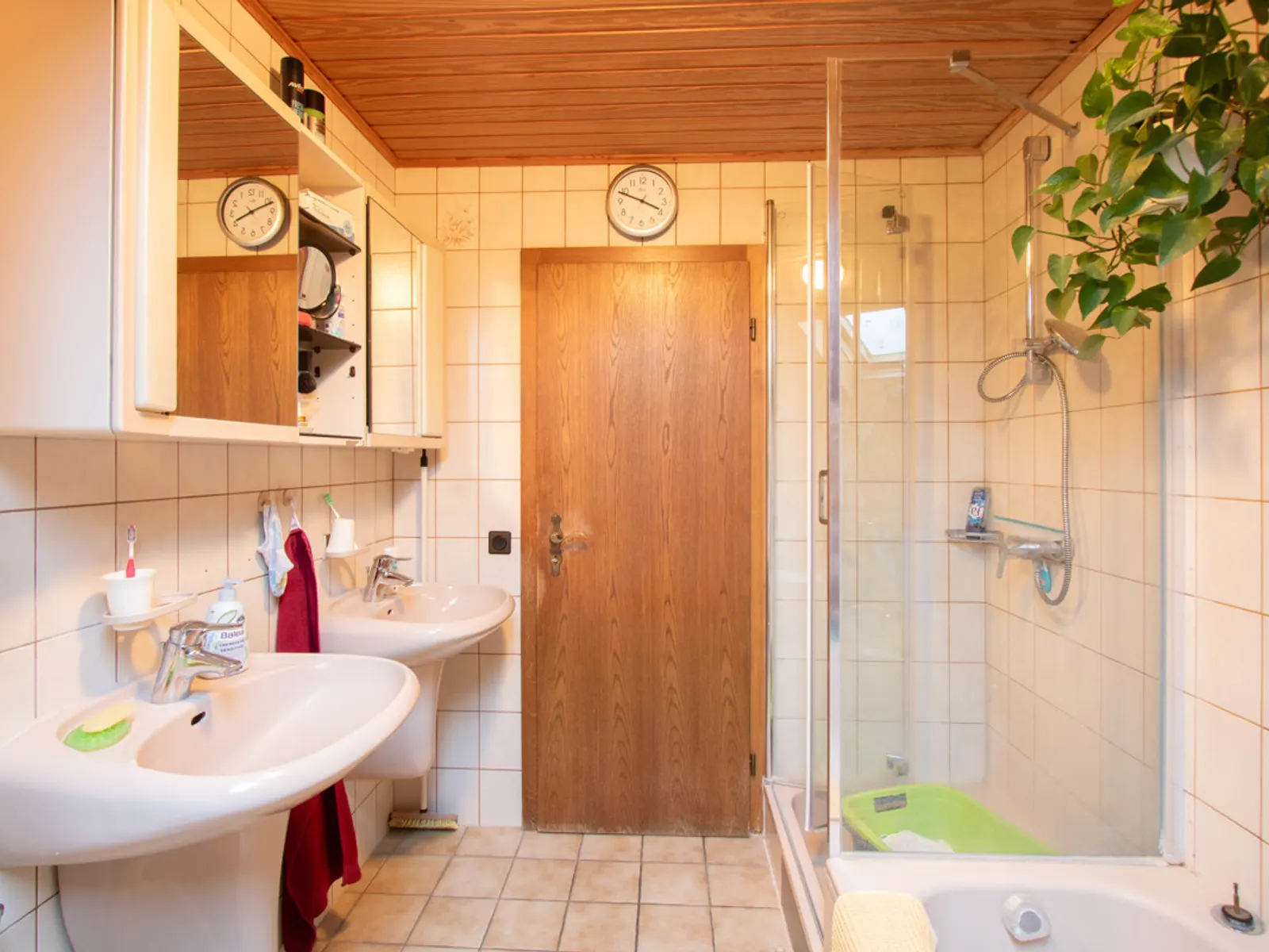 Viel Platz für Ihre Wohnideen: Großzügiges Zweifamilienhaus in Wettstetten - Bild 18