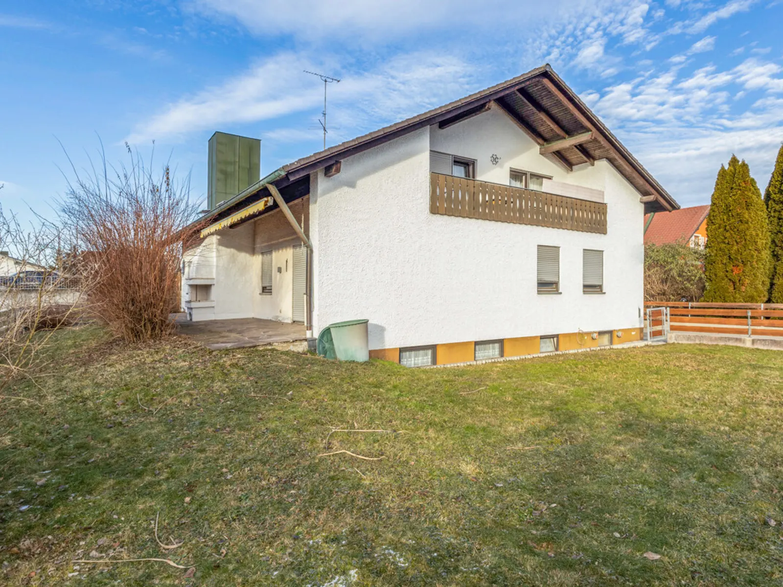 Viel Platz für Ihre Wohnideen: Großzügiges Zweifamilienhaus in Wettstetten - Bild 3