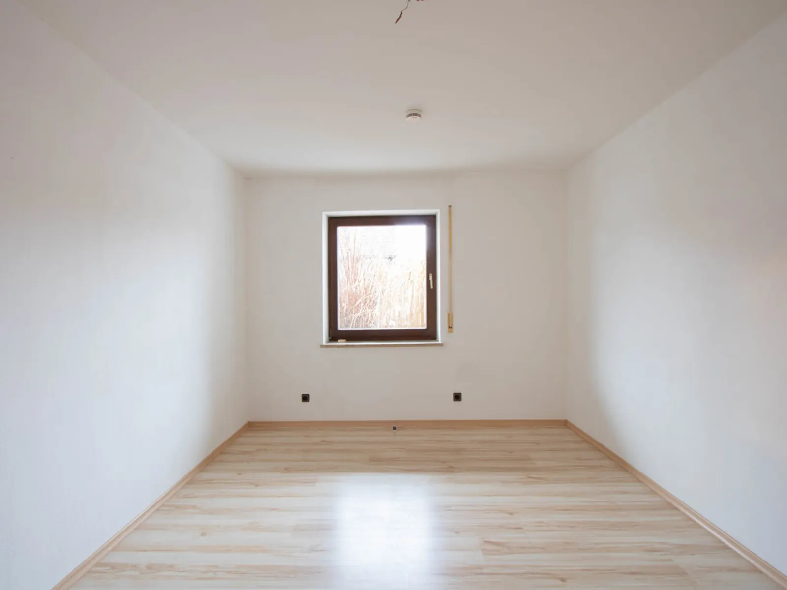 Viel Platz für Ihre Wohnideen: Großzügiges Zweifamilienhaus in Wettstetten - Bild 11