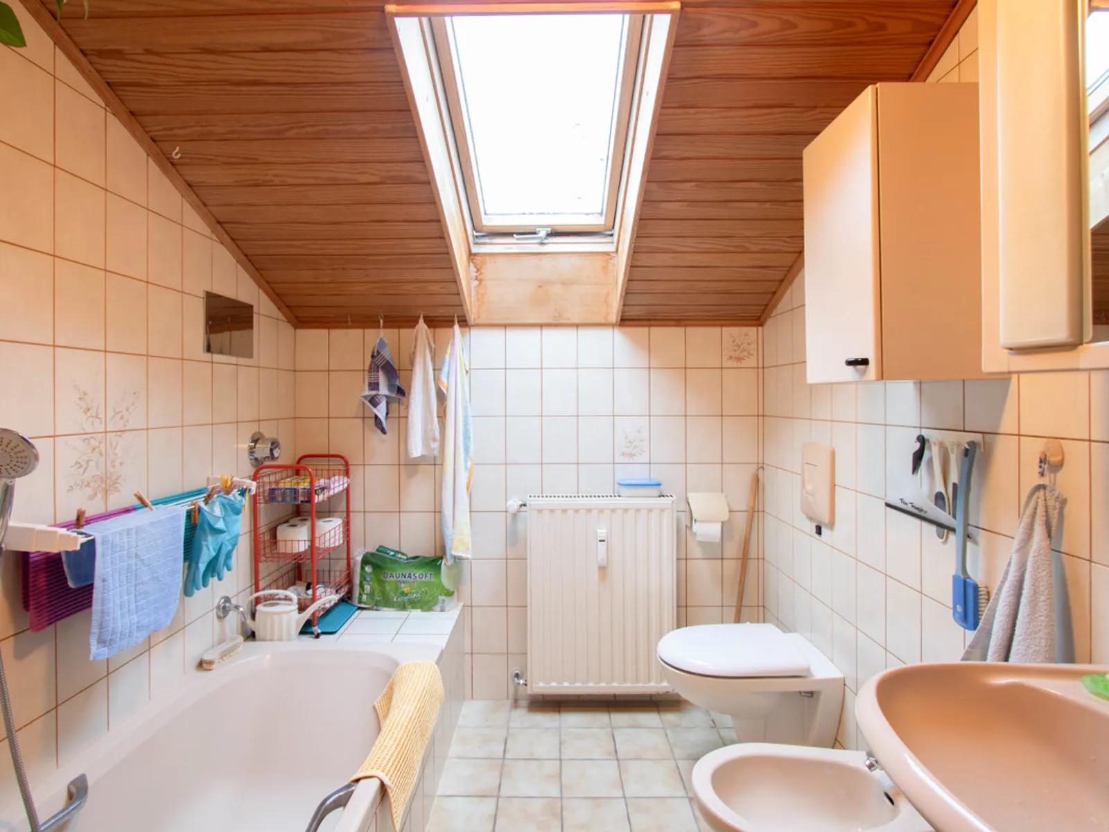 Viel Platz für Ihre Wohnideen: Großzügiges Zweifamilienhaus in Wettstetten - Bild 16