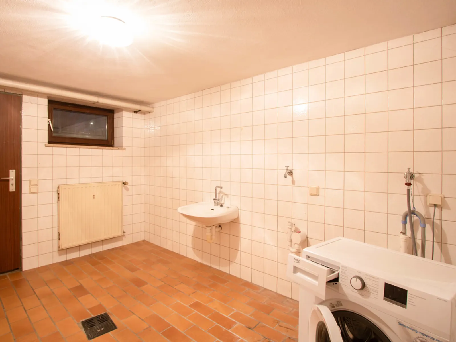 Viel Platz für Ihre Wohnideen: Großzügiges Zweifamilienhaus in Wettstetten - Bild 24