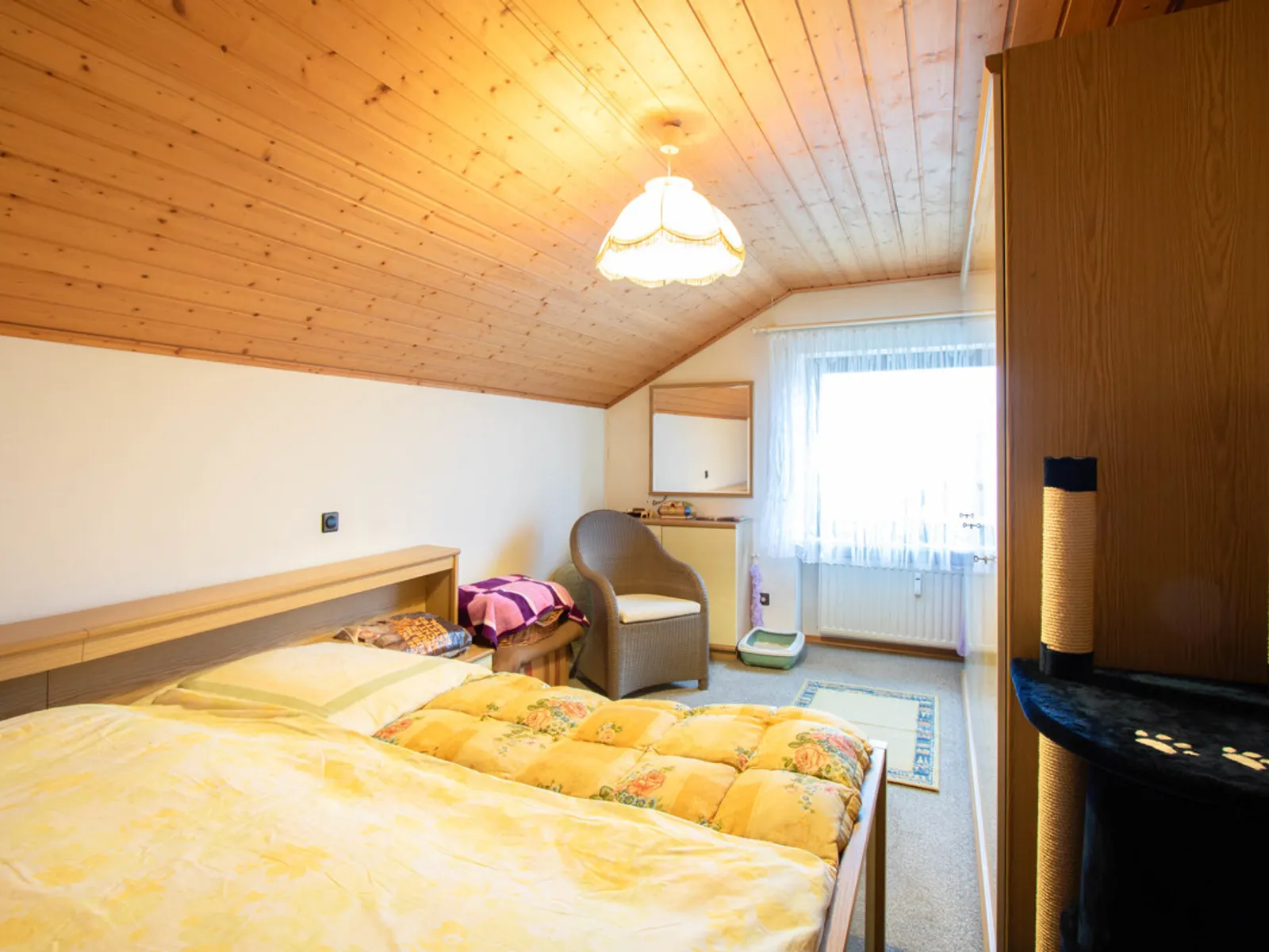 Viel Platz für Ihre Wohnideen: Großzügiges Zweifamilienhaus in Wettstetten - Bild 15