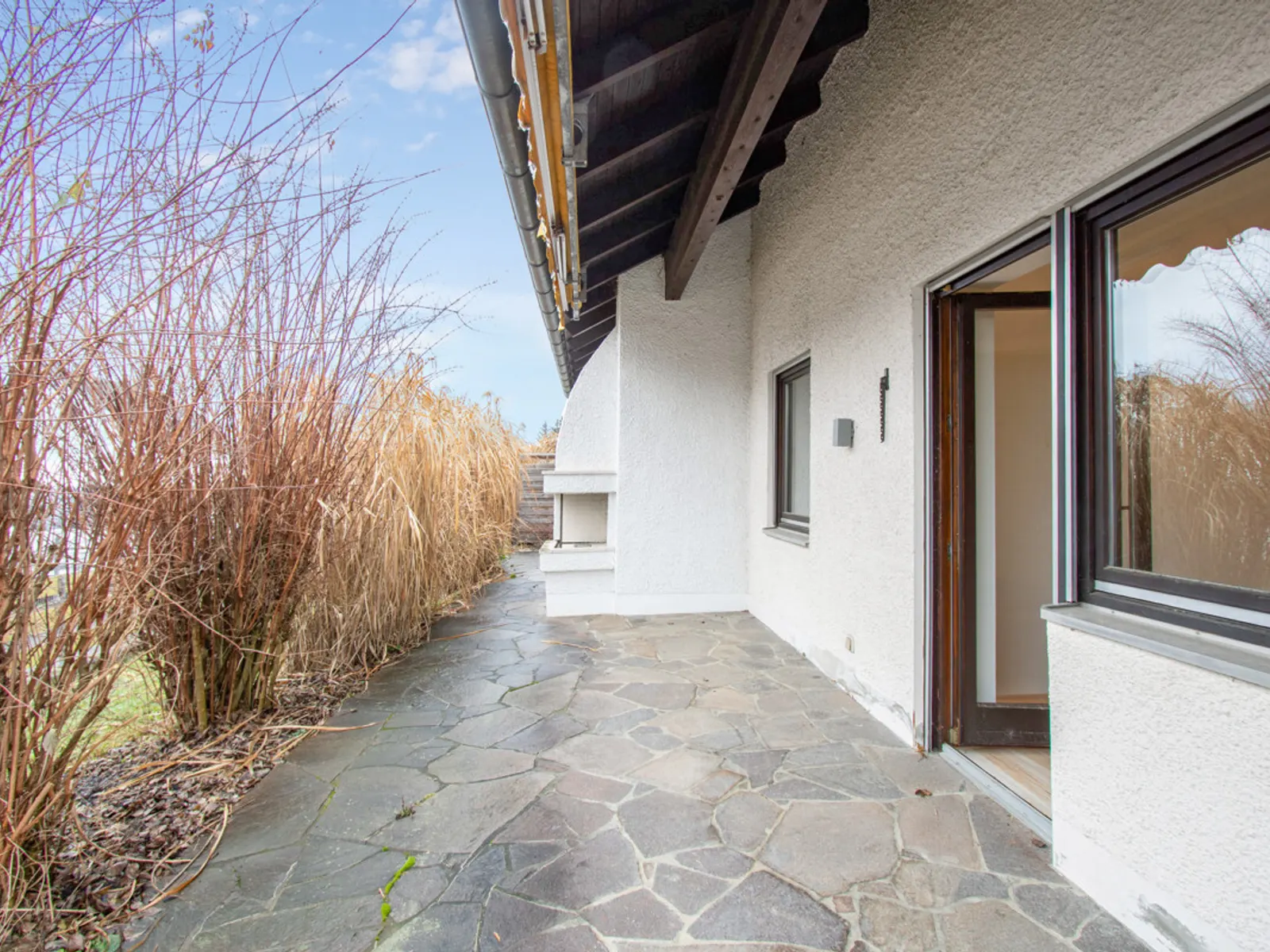 Viel Platz für Ihre Wohnideen: Großzügiges Zweifamilienhaus in Wettstetten - Bild 14