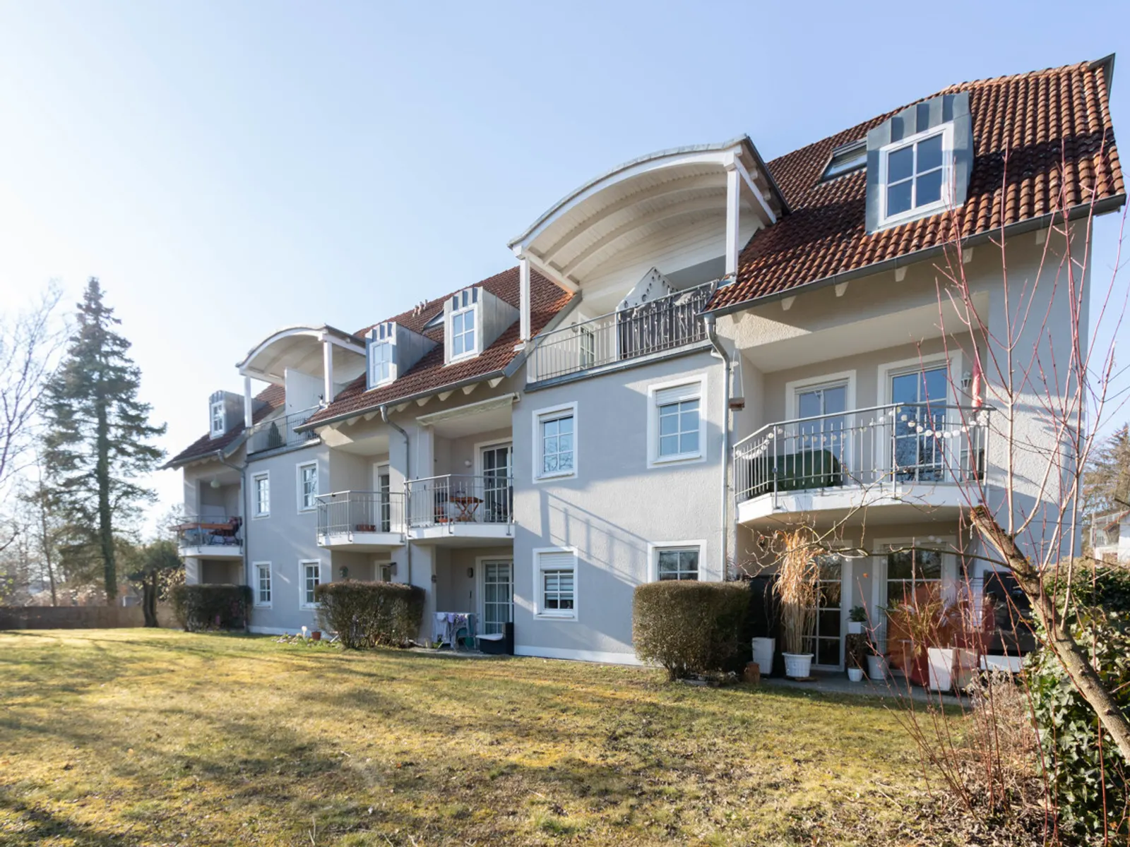 Renovierte 2-Zimmer-Erdgeschosswohnung in Bestlage Ingolstadts - Bild 2