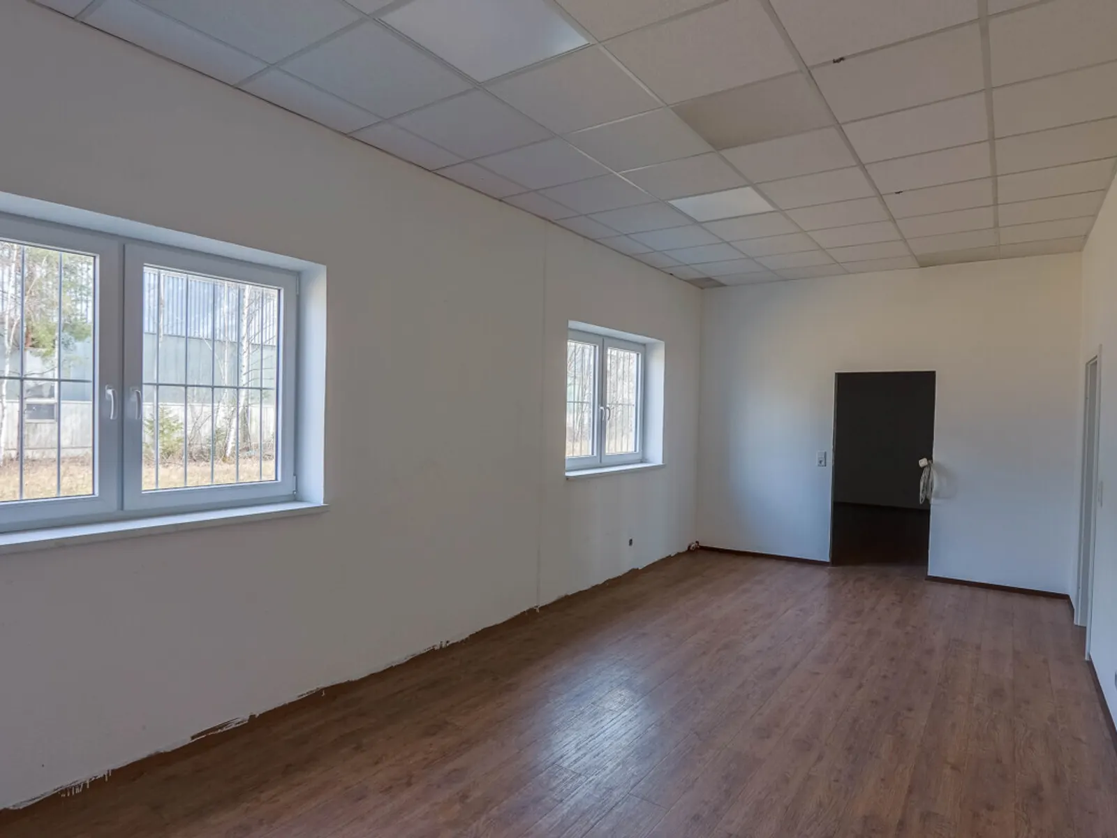 Spannendes Investment: (Teil-)vermietetes Gewerbeobjekt in frequentierter Lage von Manching! - Bild 8