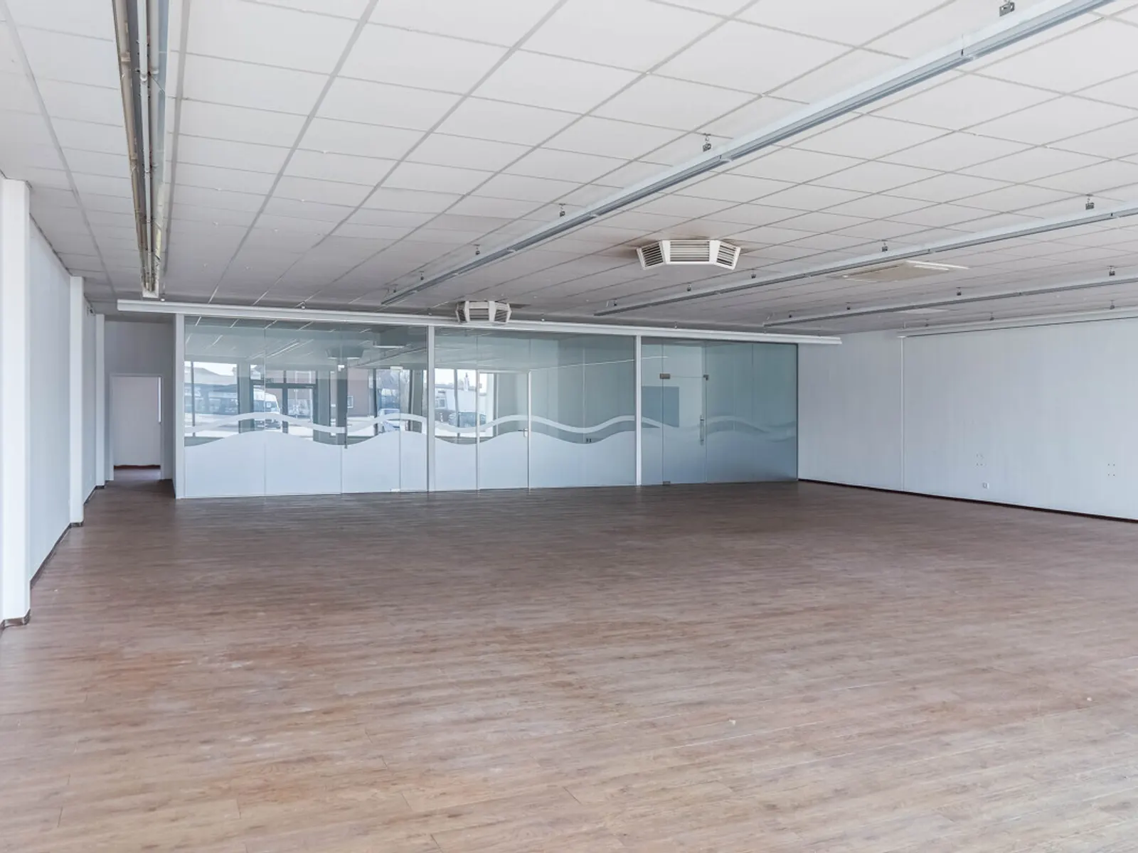 Spannendes Investment: (Teil-)vermietetes Gewerbeobjekt in frequentierter Lage von Manching! - Bild 3