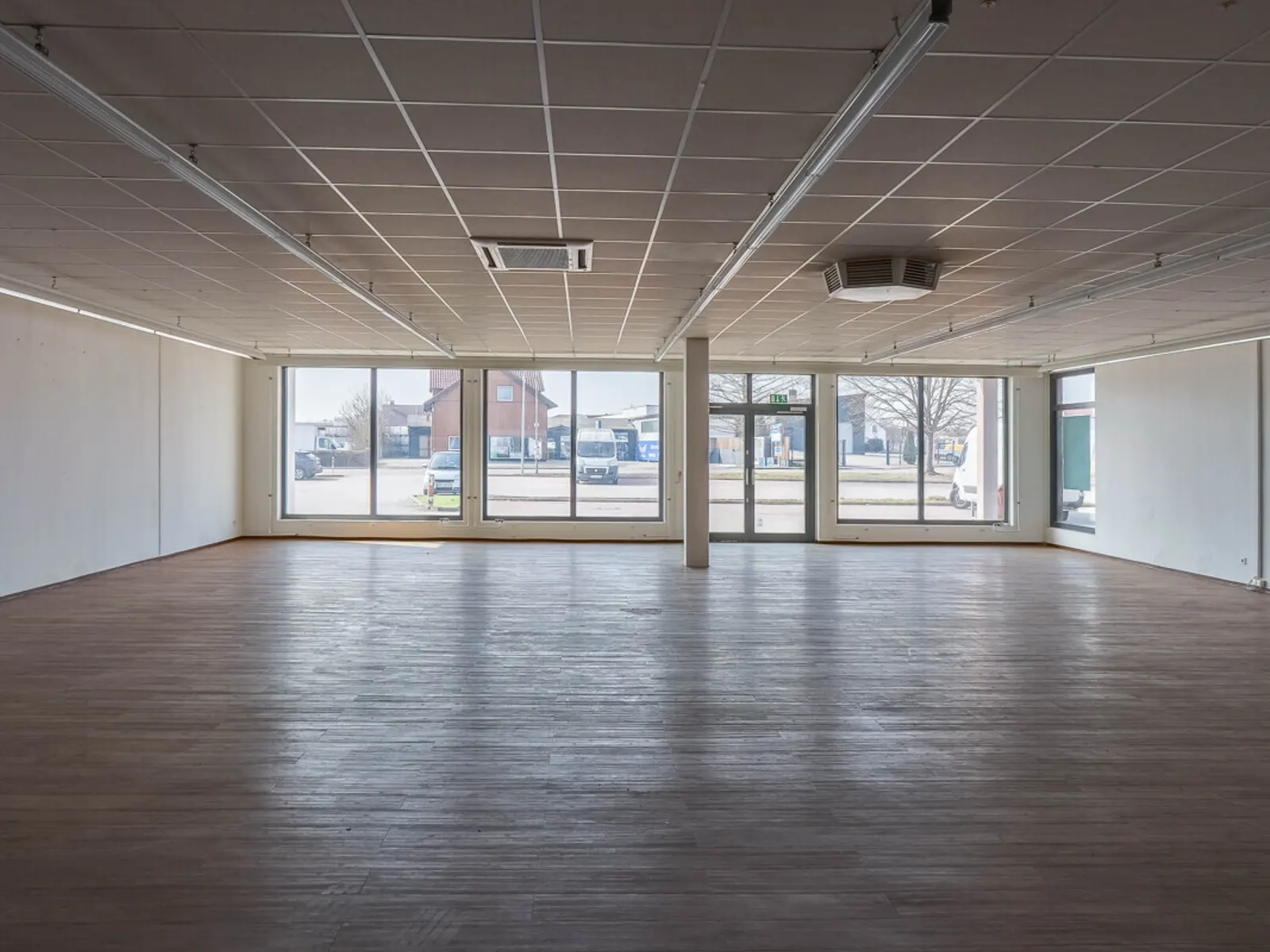 Spannendes Investment: (Teil-)vermietetes Gewerbeobjekt in frequentierter Lage von Manching! - Bild 7