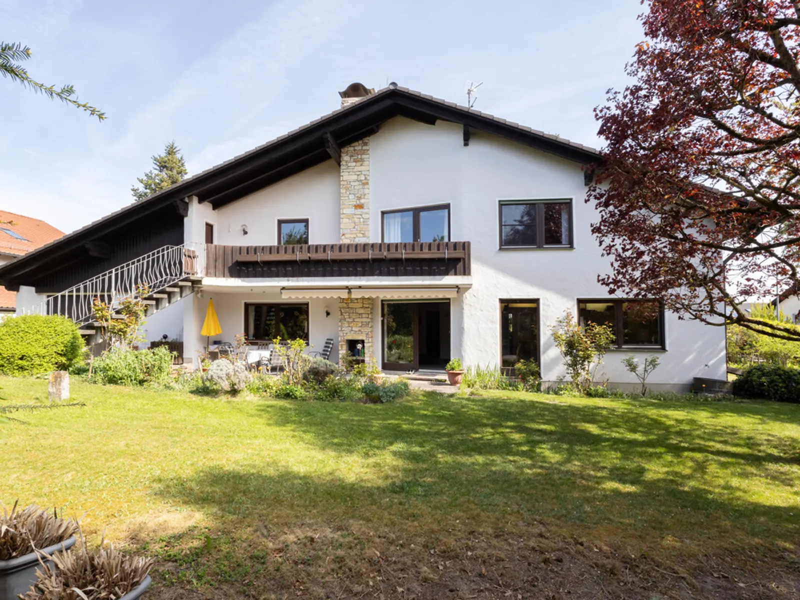 Gepflegtes großzügig angelegtes Einfamilienhaus - Bild 2