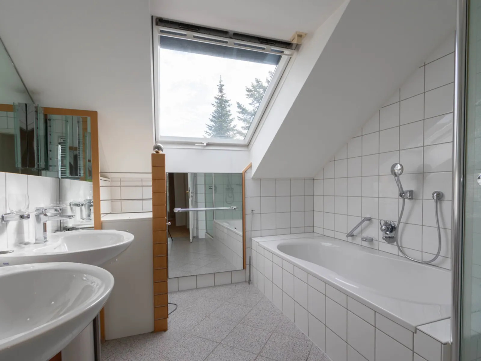 Altes Westviertel: 3-4 Zimmer-Wohnung mit Dachterrasse - Bild 10