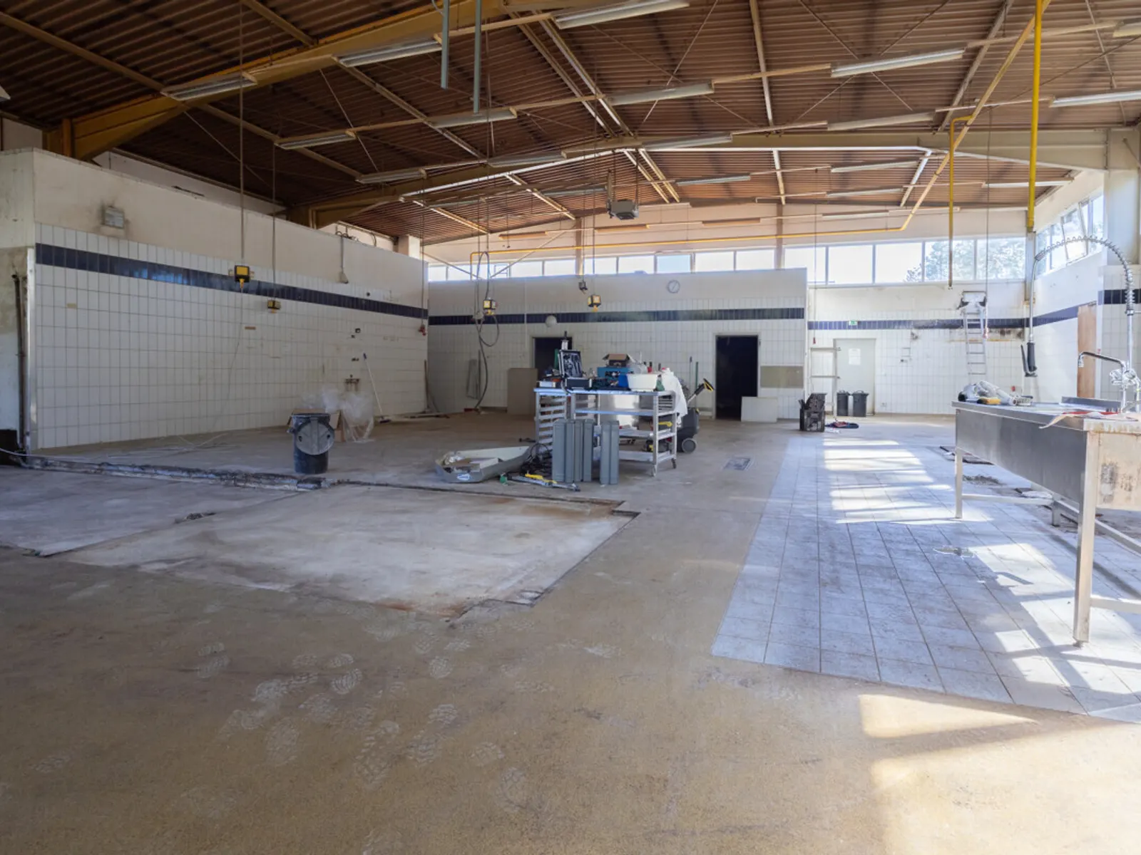 Großzügige Halle mit Büro in Autobahnnähe - Bild 9