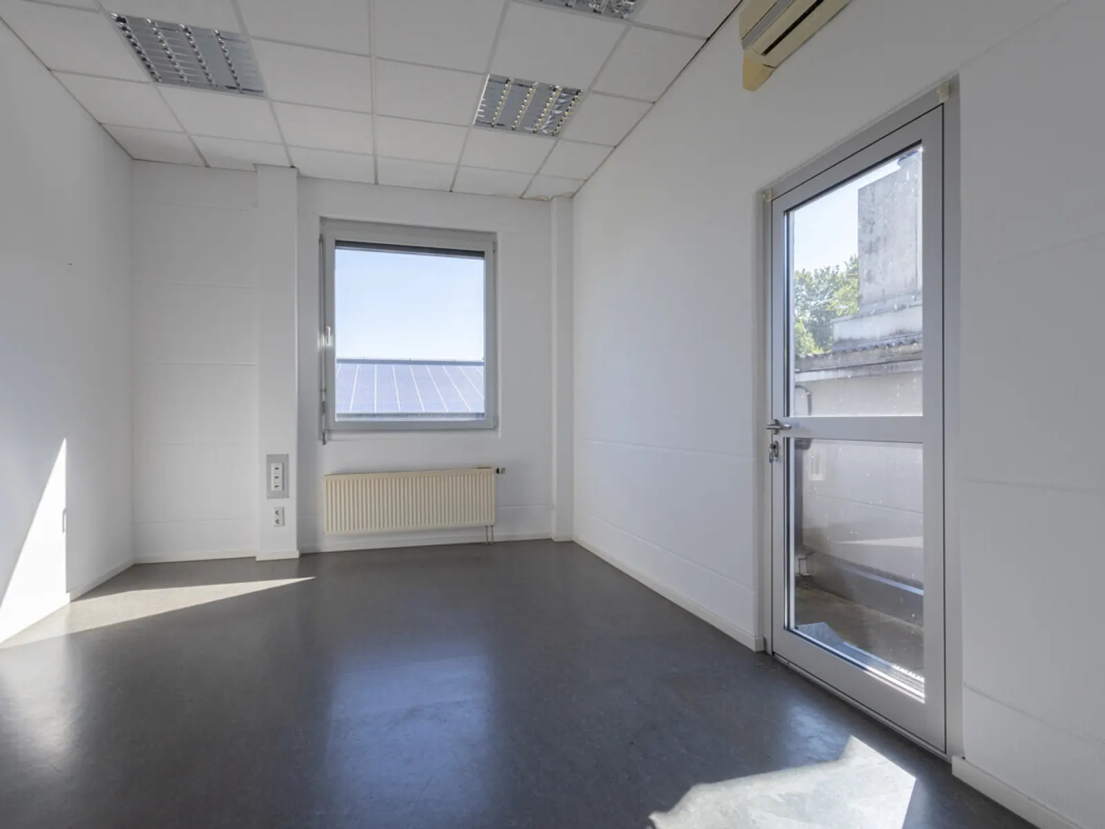 Großzügige Halle mit Büro in Autobahnnähe - Bild 24