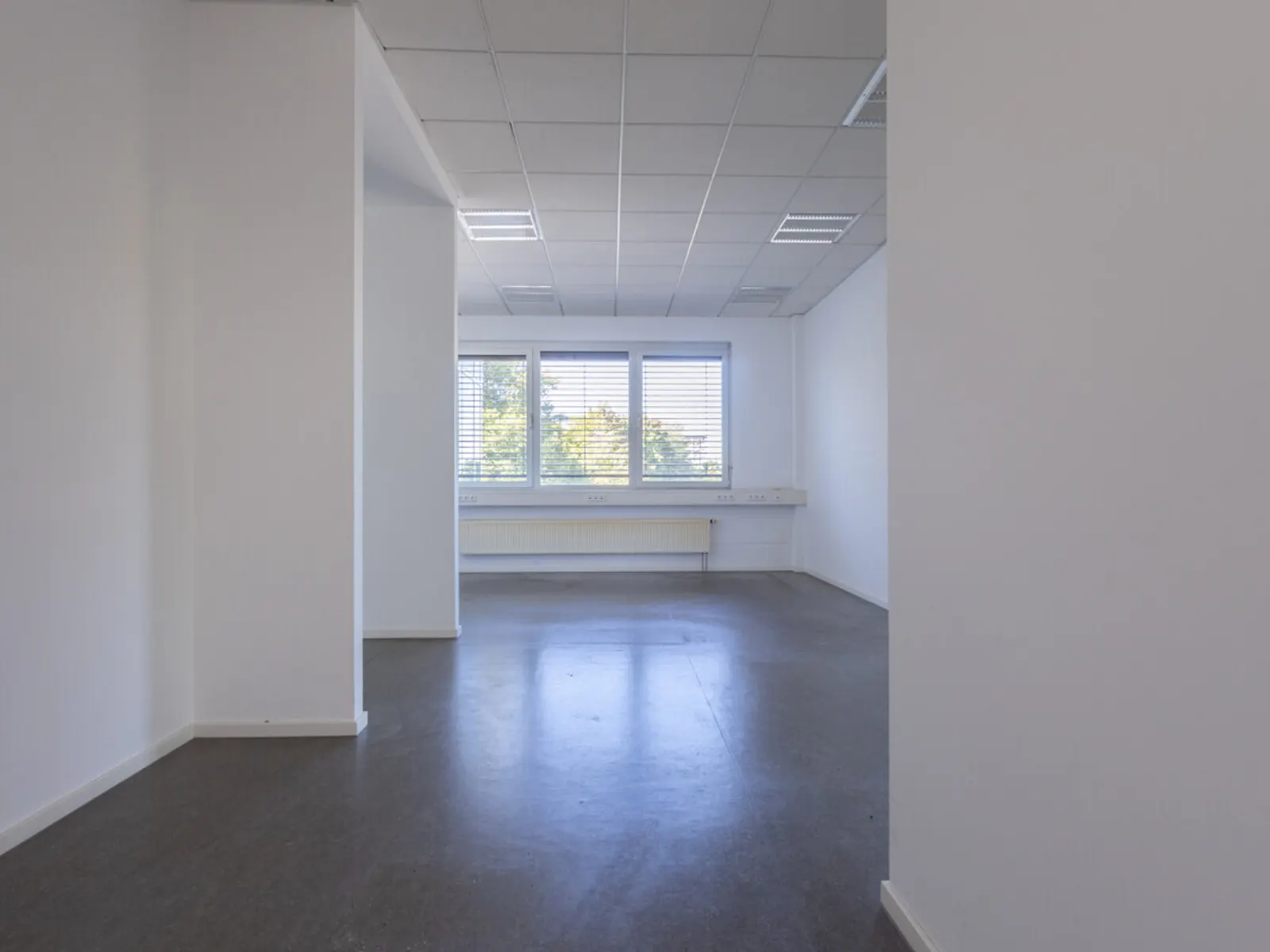 Großzügige Halle mit Büro in Autobahnnähe - Bild 17