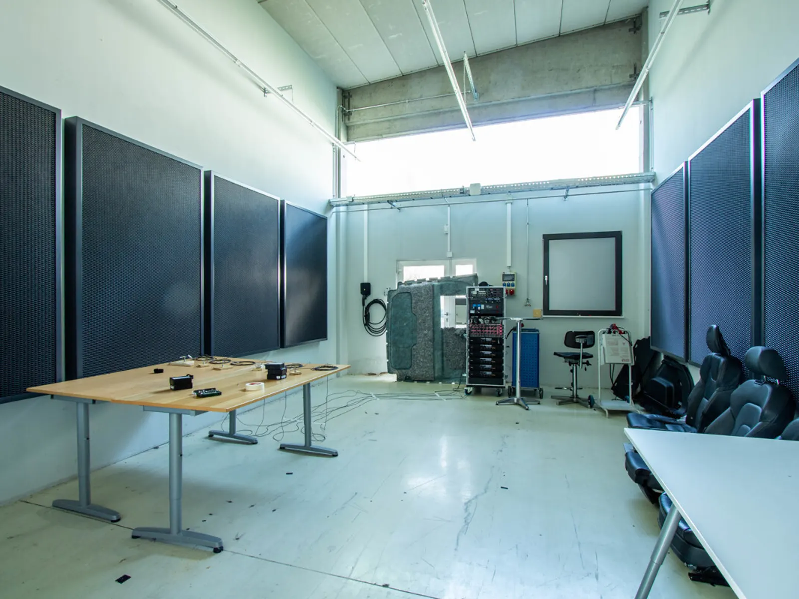 Attraktive Halle mit Bürofläche mit zahlreichen Stellplätzen in Gaimersheim! - Bild 12