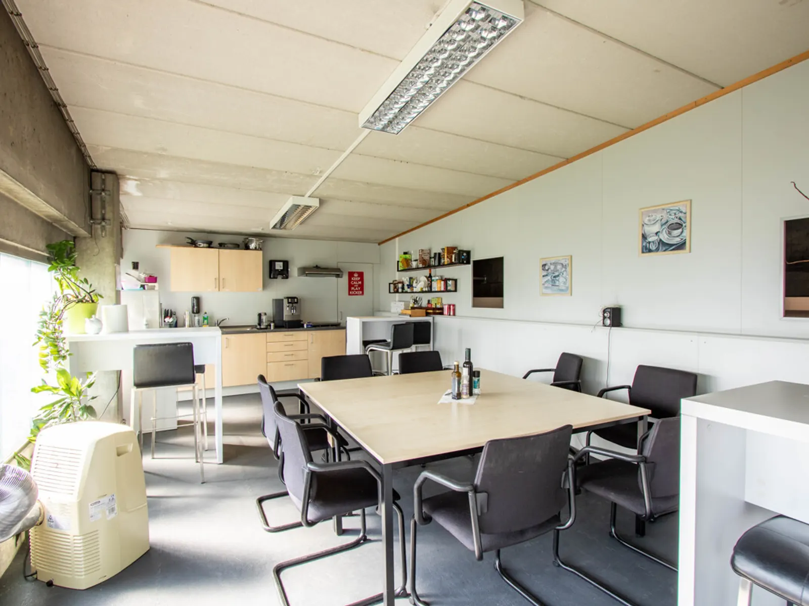 Attraktive Halle mit Bürofläche mit zahlreichen Stellplätzen in Gaimersheim! - Bild 5