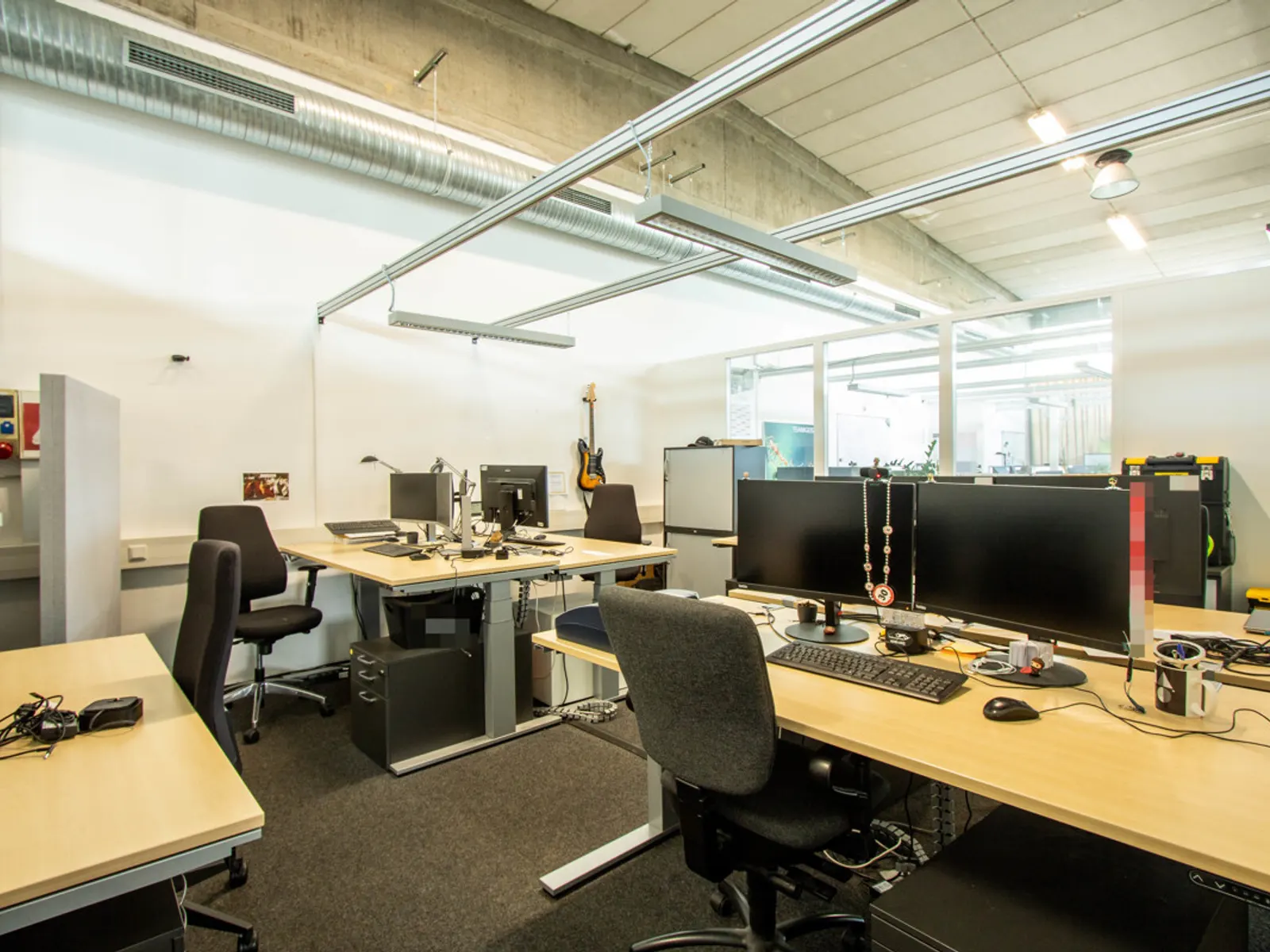 Attraktive Halle mit Bürofläche mit zahlreichen Stellplätzen in Gaimersheim! - Bild 11