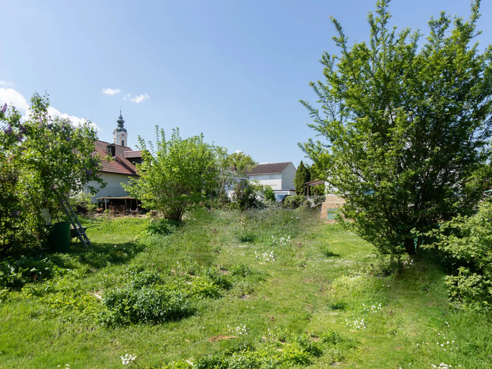 Baugrundstück mit Altbestand zum Abriss - Bild 1