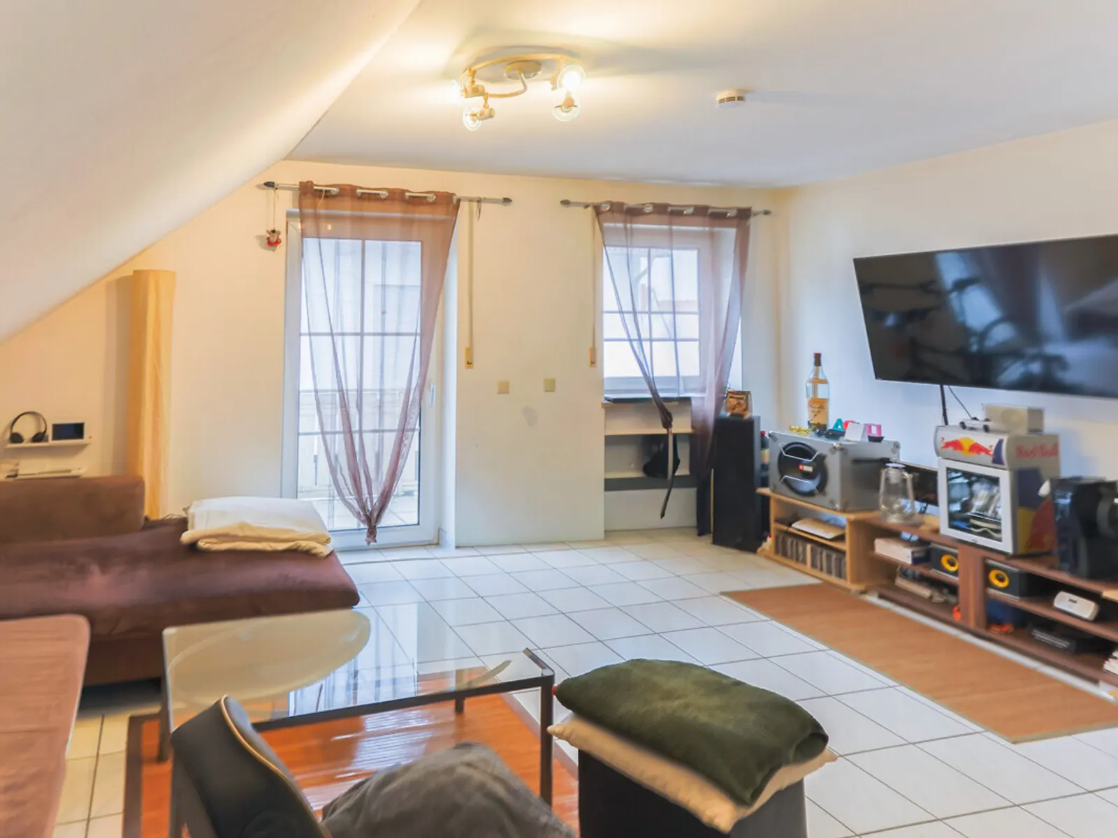 Zeitnah bezugsfrei: 2-Zimmer-Wohnung im 1.OG mit zwei Balkonen in ruhiger Lage! - Bild 3