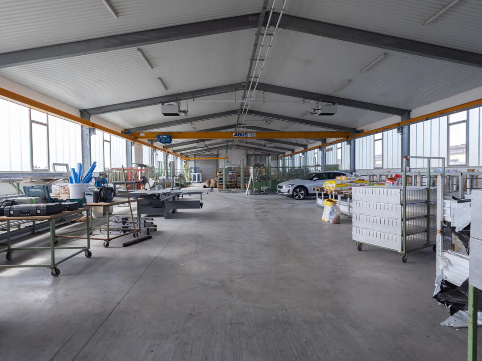 Halle mit 3 Sektionaltoren in Nassenfels - Bild 3