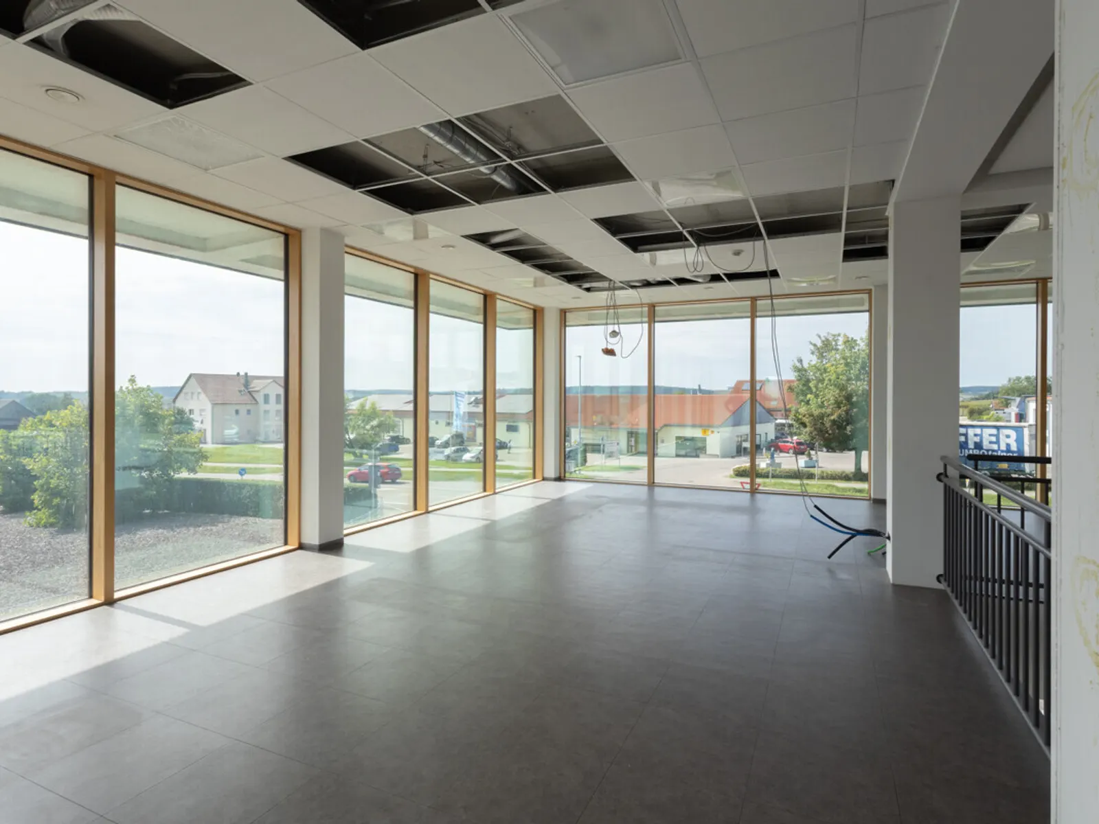 Ansprechendes Bürogebäude mit Halle in Nassenfels - Bild 9