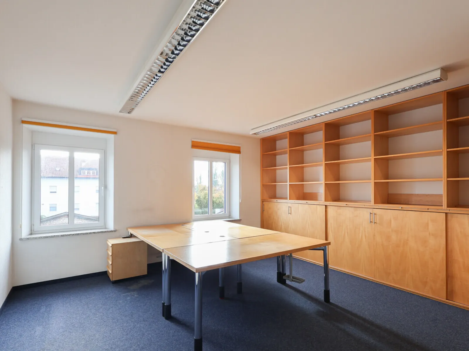 Gepflegtes, komplettes Bürogebäude mit hervorragender Anbindung - Bild 12