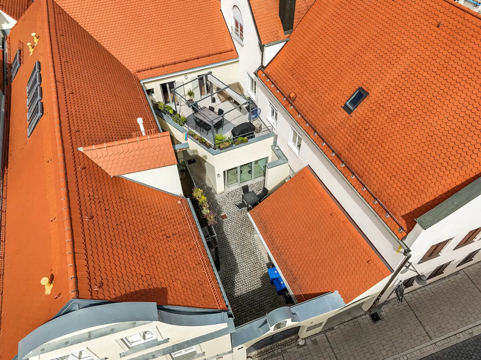 Liebevoll saniertes Denkmalobjekt - Stadtbauernhof mit 4-Wohnungen in der Innenstadt - Bild 24