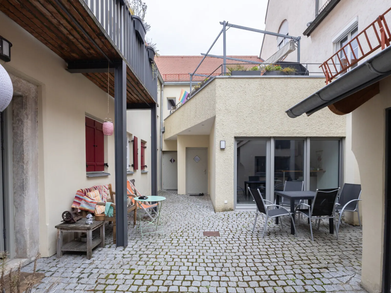 Liebevoll saniertes Denkmalobjekt - Stadtbauernhof mit 4-Wohnungen in der Innenstadt - Bild 13