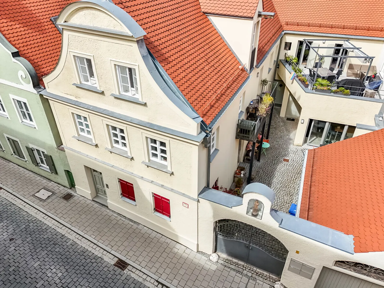 Liebevoll saniertes Denkmalobjekt - Stadtbauernhof mit 4-Wohnungen in der Innenstadt - Bild 1