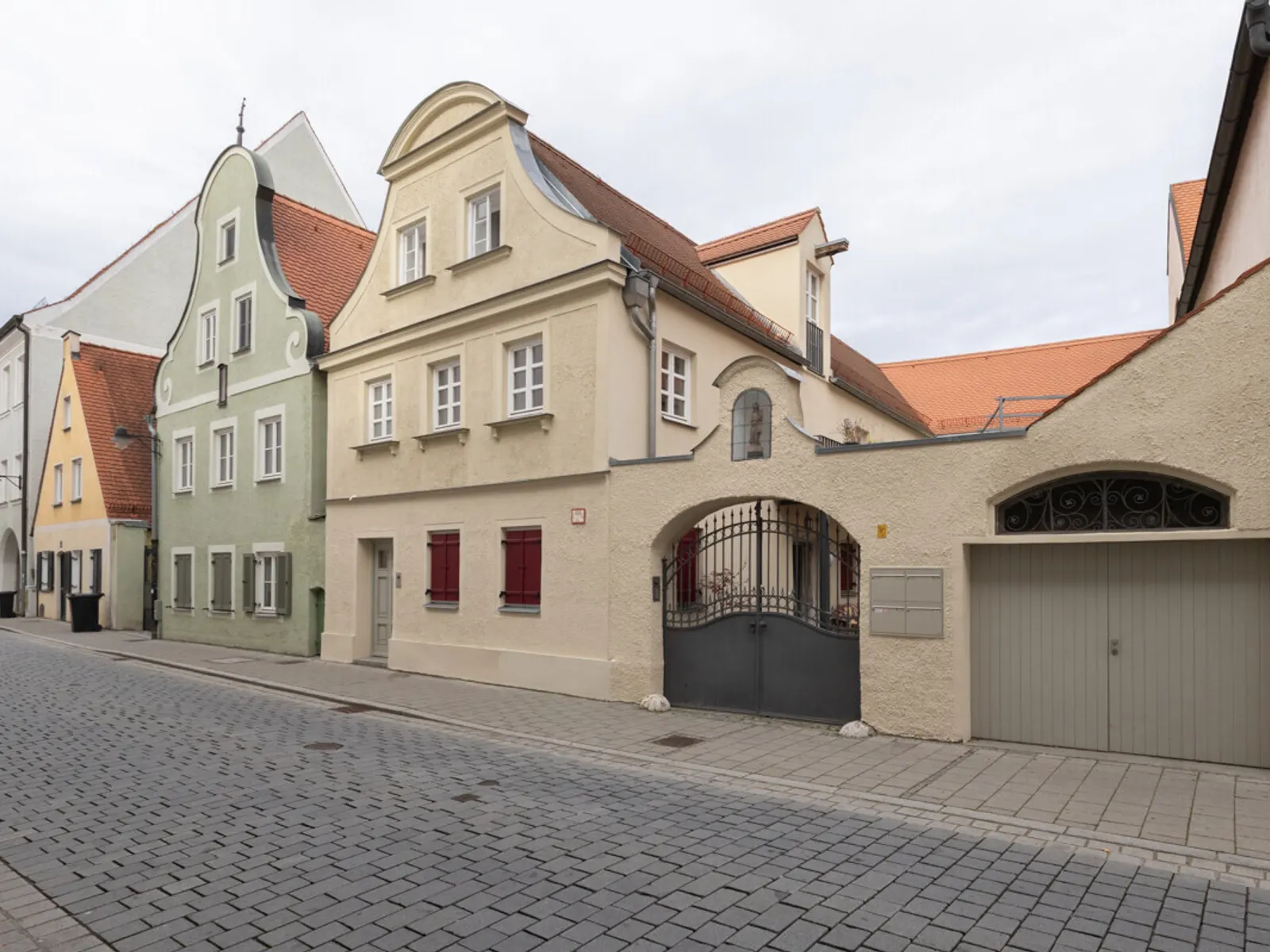 Liebevoll saniertes Denkmalobjekt - Stadtbauernhof mit 4-Wohnungen in der Innenstadt - Bild 22