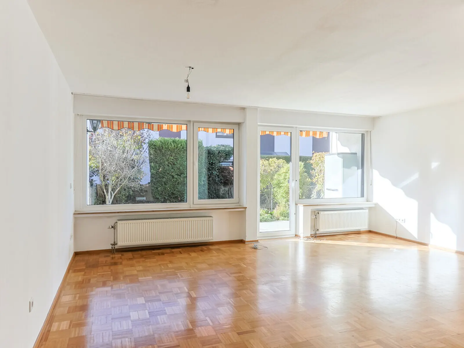 Charmantes Reihenmittelhaus mit viel Potenzial - Bild 3