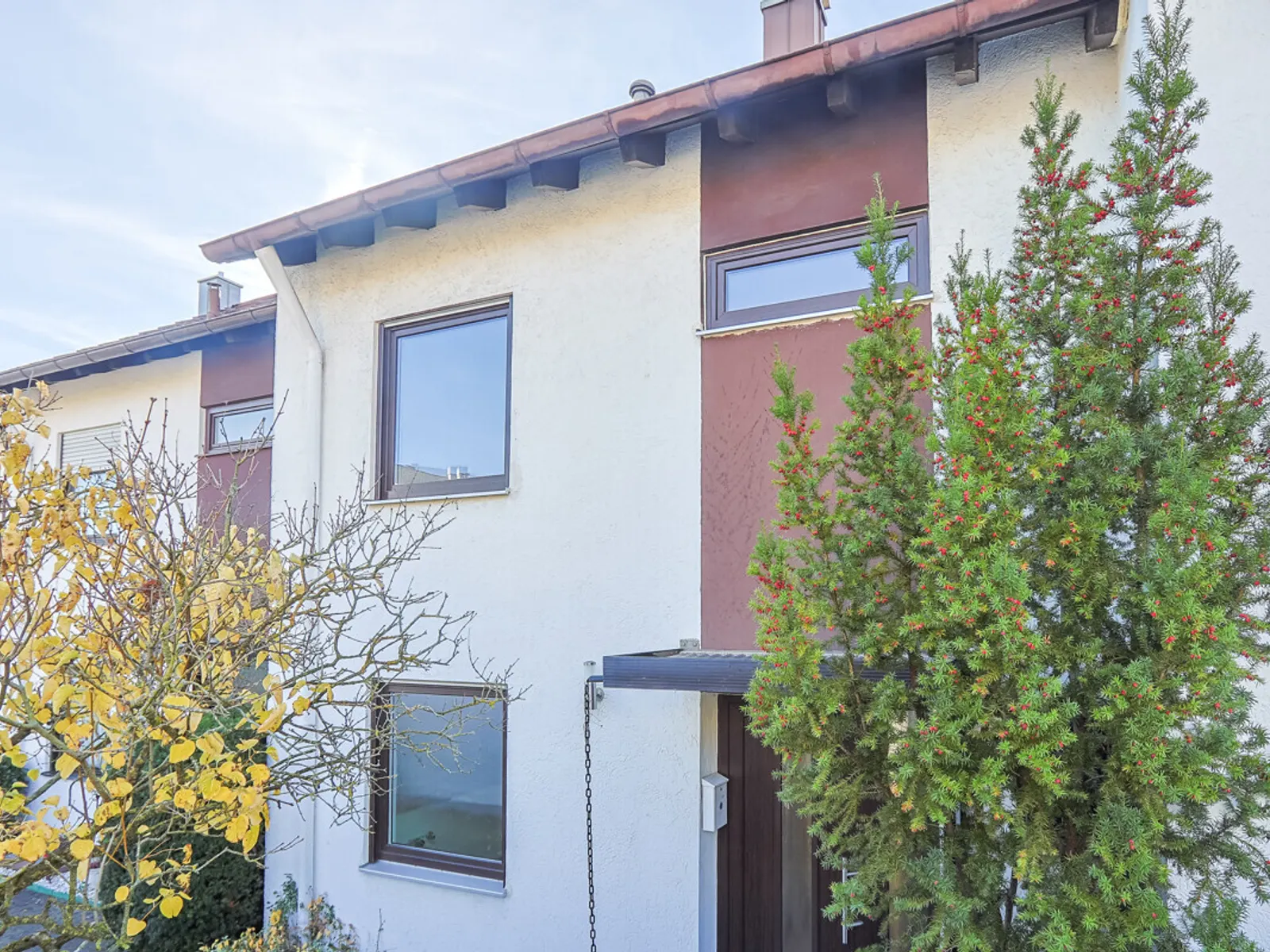 Charmantes Reihenmittelhaus mit viel Potenzial - Bild 2