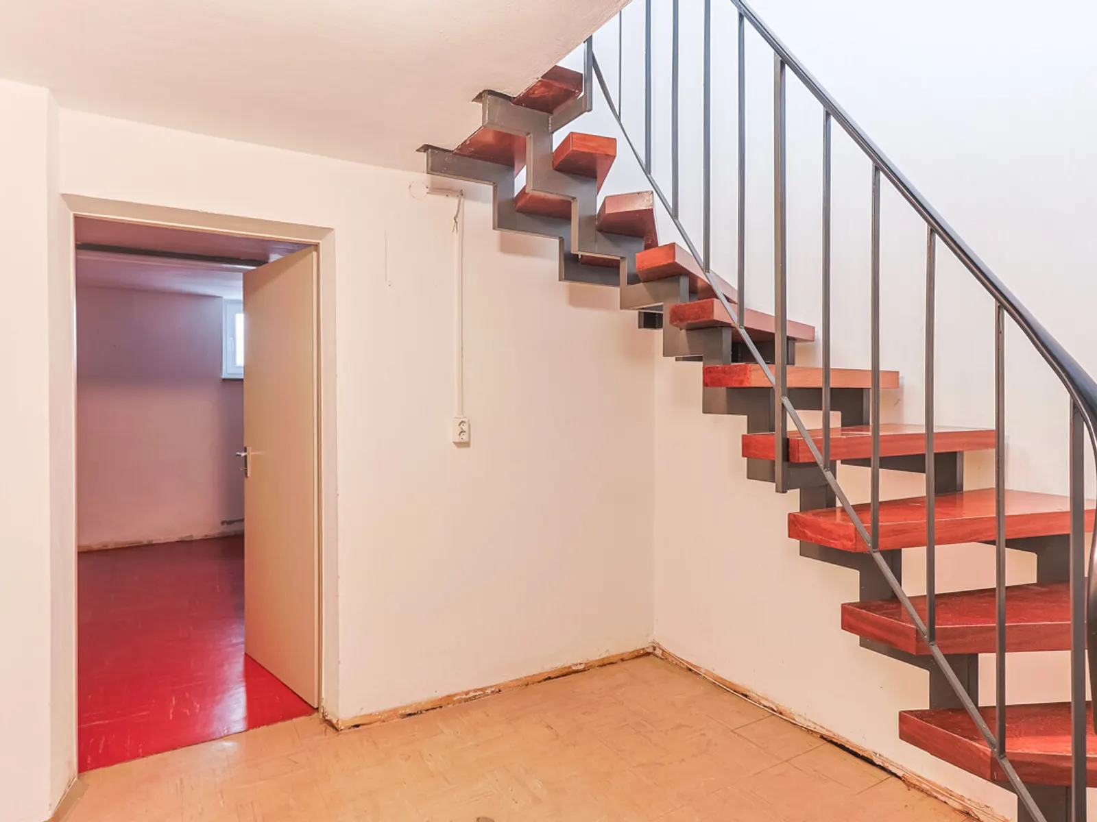 Charmantes Reihenmittelhaus mit viel Potenzial - Bild 16