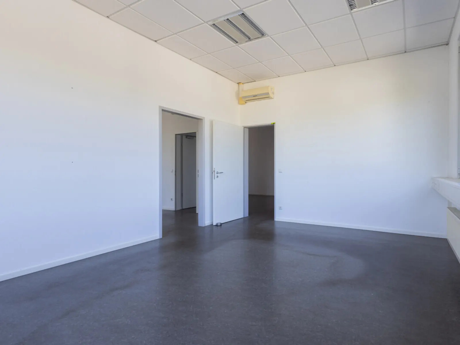 Großzügige Halle mit Büro in Autobahnnähe - Bild 21