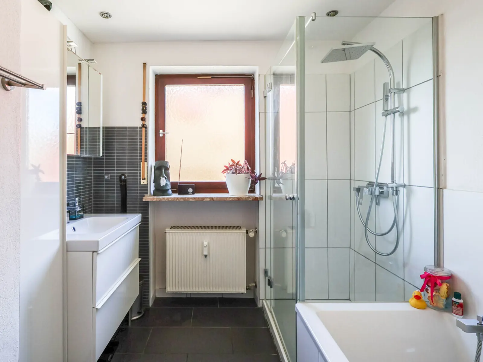 Sofort bezugsfreie 4-Zimmer-Wohnung mit Balkon in ruhiger Lage von Gaimersheim! - Bild 10