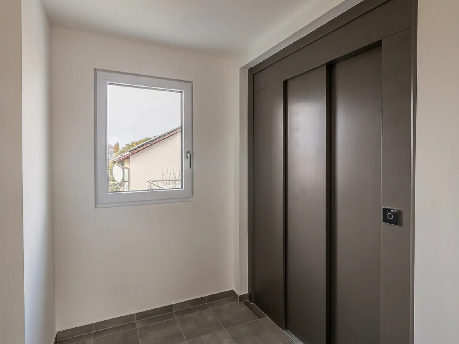 Hochwertige Neubauwohnung mit großer Terrasse im 1. Obergeschoss mit Aufzug! - Bild 16
