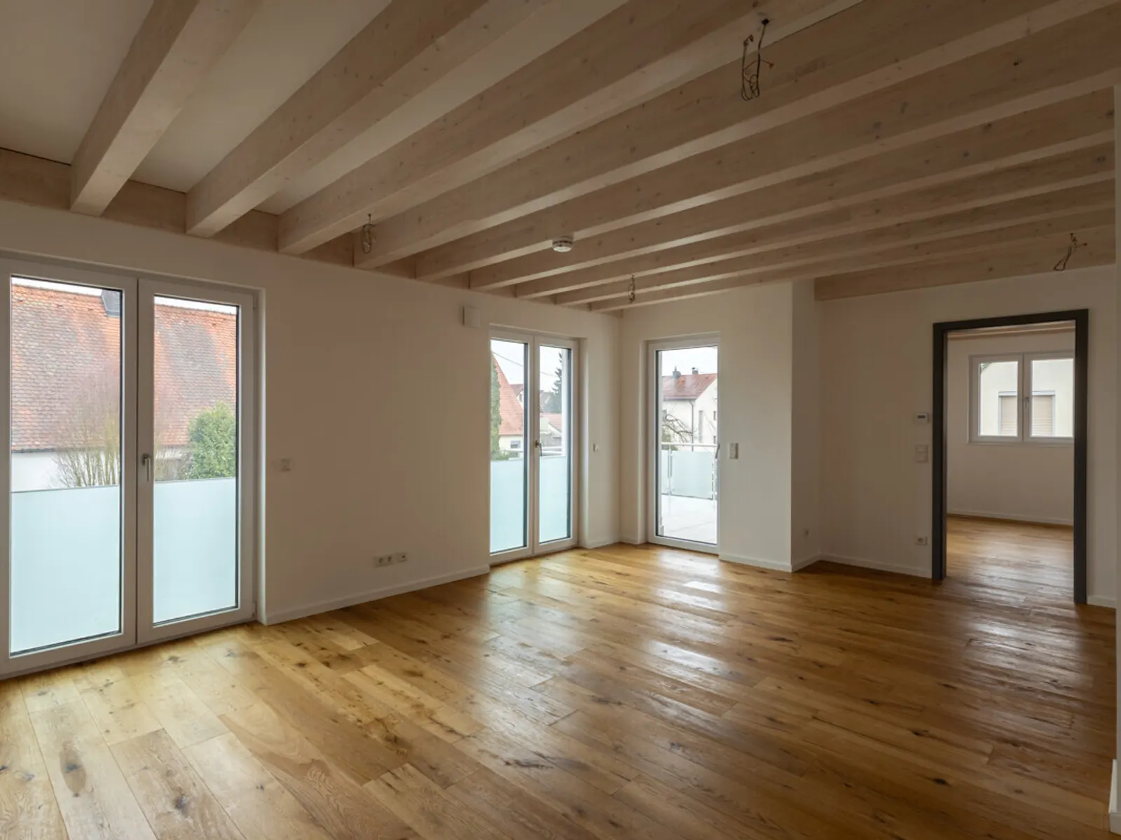 Hochwertige Neubauwohnung mit großer Terrasse im 1. Obergeschoss mit Aufzug! - Bild 4