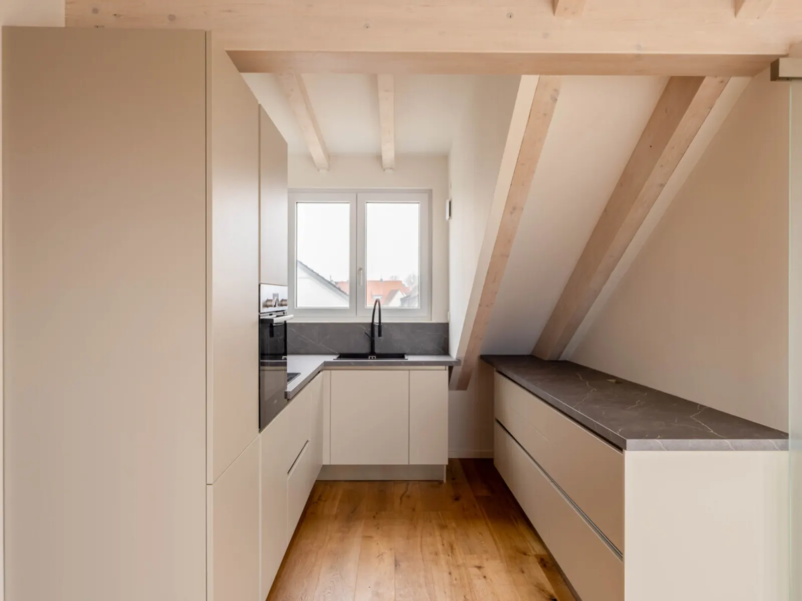 Gemütliche Neubau-Dachgeschosswohnung mit Dachterrasse in ruhiger Lage von Gaimersheim! - Bild 4