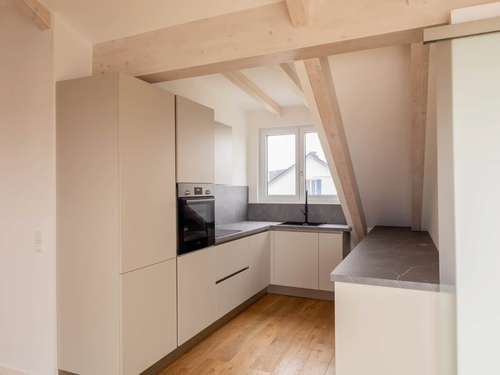 Gemütliche Neubau-Dachgeschosswohnung mit Dachterrasse in ruhiger Lage von Gaimersheim! - Bild 3