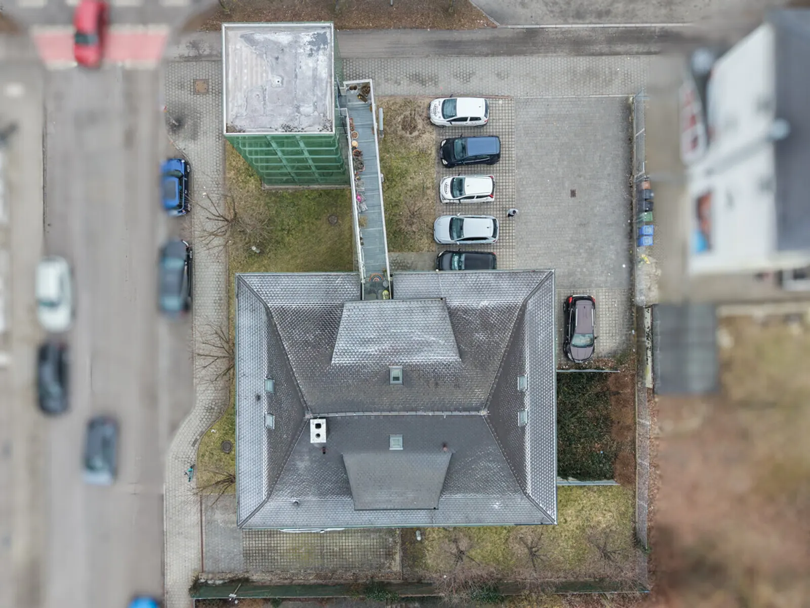 Hohes Bebauungspotential! Grundstück mit Altbestand an frequentierter Straße in Ingolstadt-Süd! - Bild 3