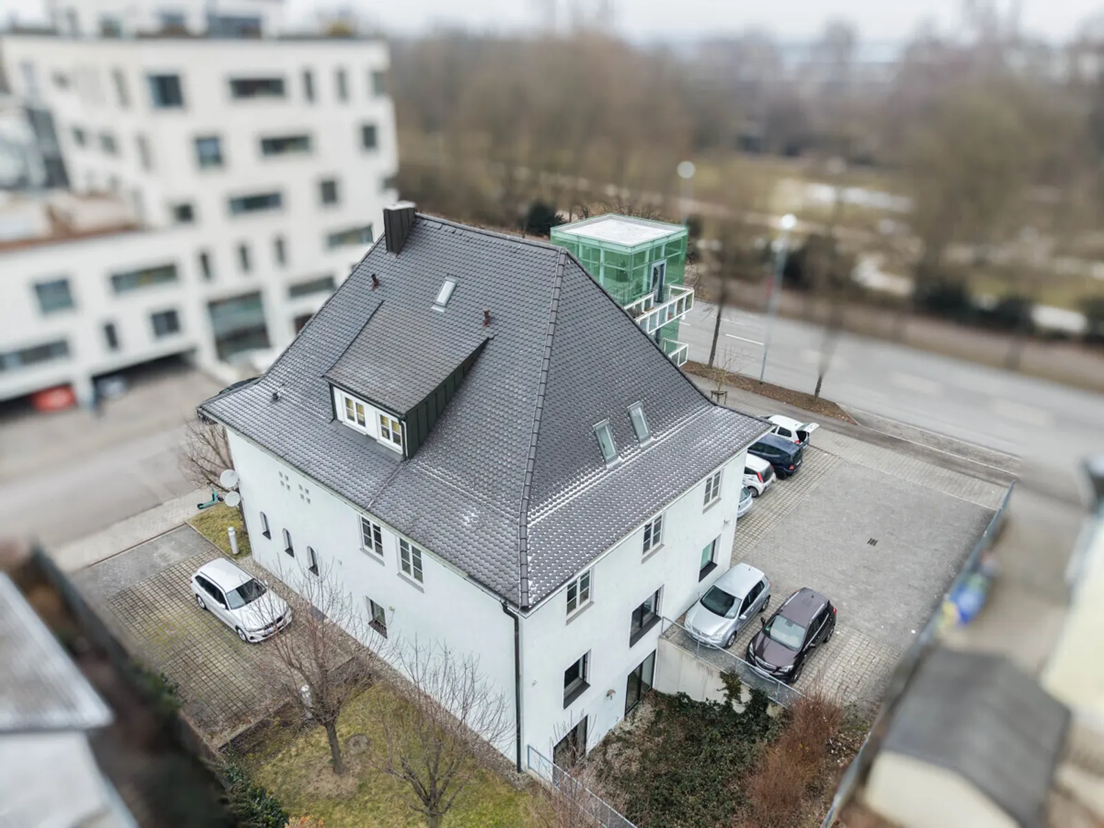 Hohes Bebauungspotential! Grundstück mit Altbestand an frequentierter Straße in Ingolstadt-Süd! - Bild 2