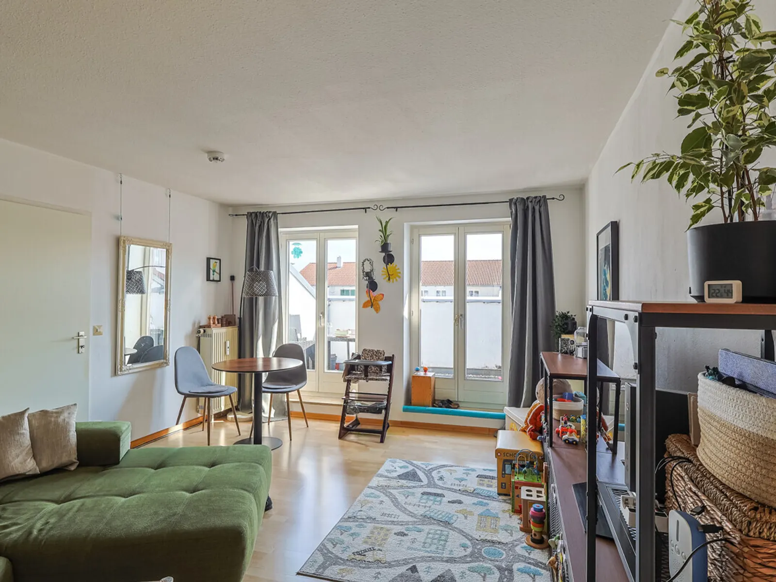 Lichtdurchflutete 2,5-Zimmer mit zwei Balkonen - Bild 2