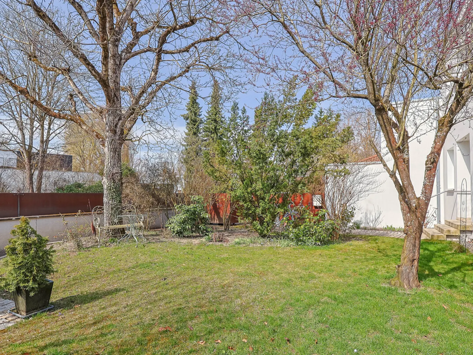 Modernes Einfamilienhaus mit integrierter Büroetage - Bild 15