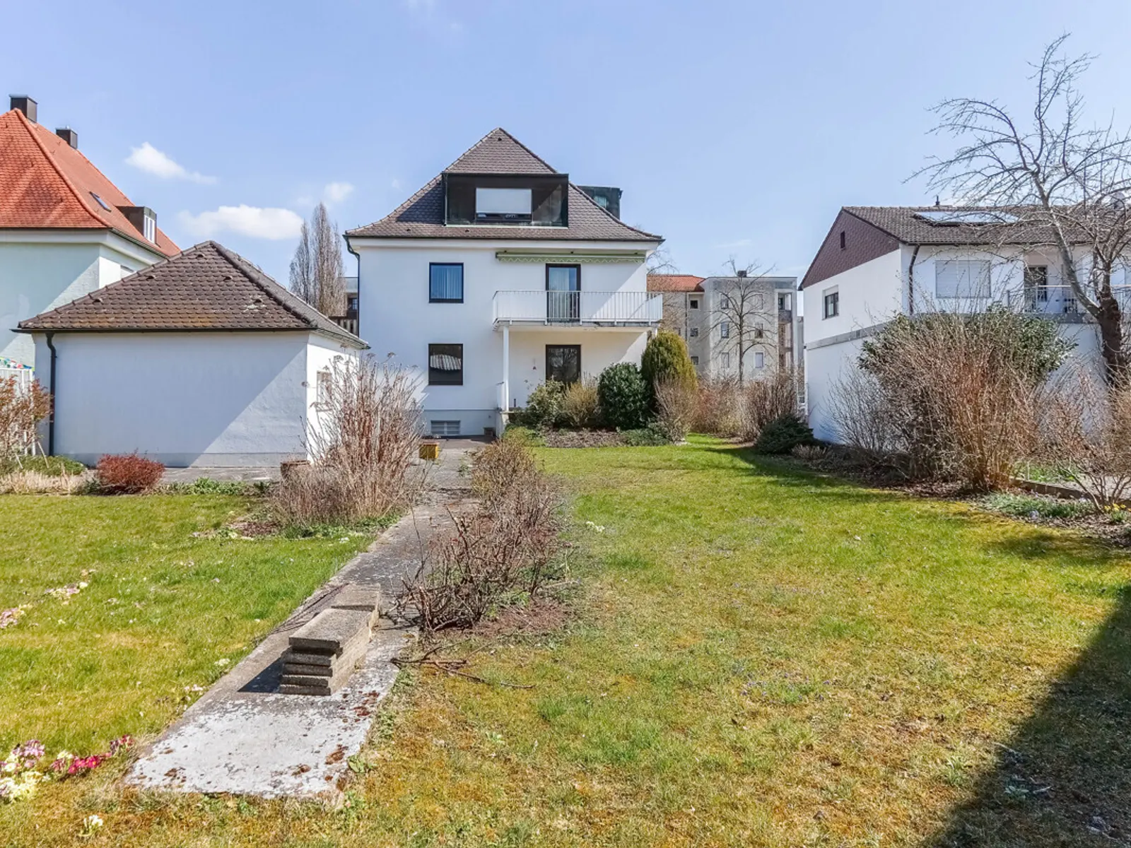 Dreifamilienhaus mit Hinterliegergrundstück in Ingolstadt-Süd - Bild 14