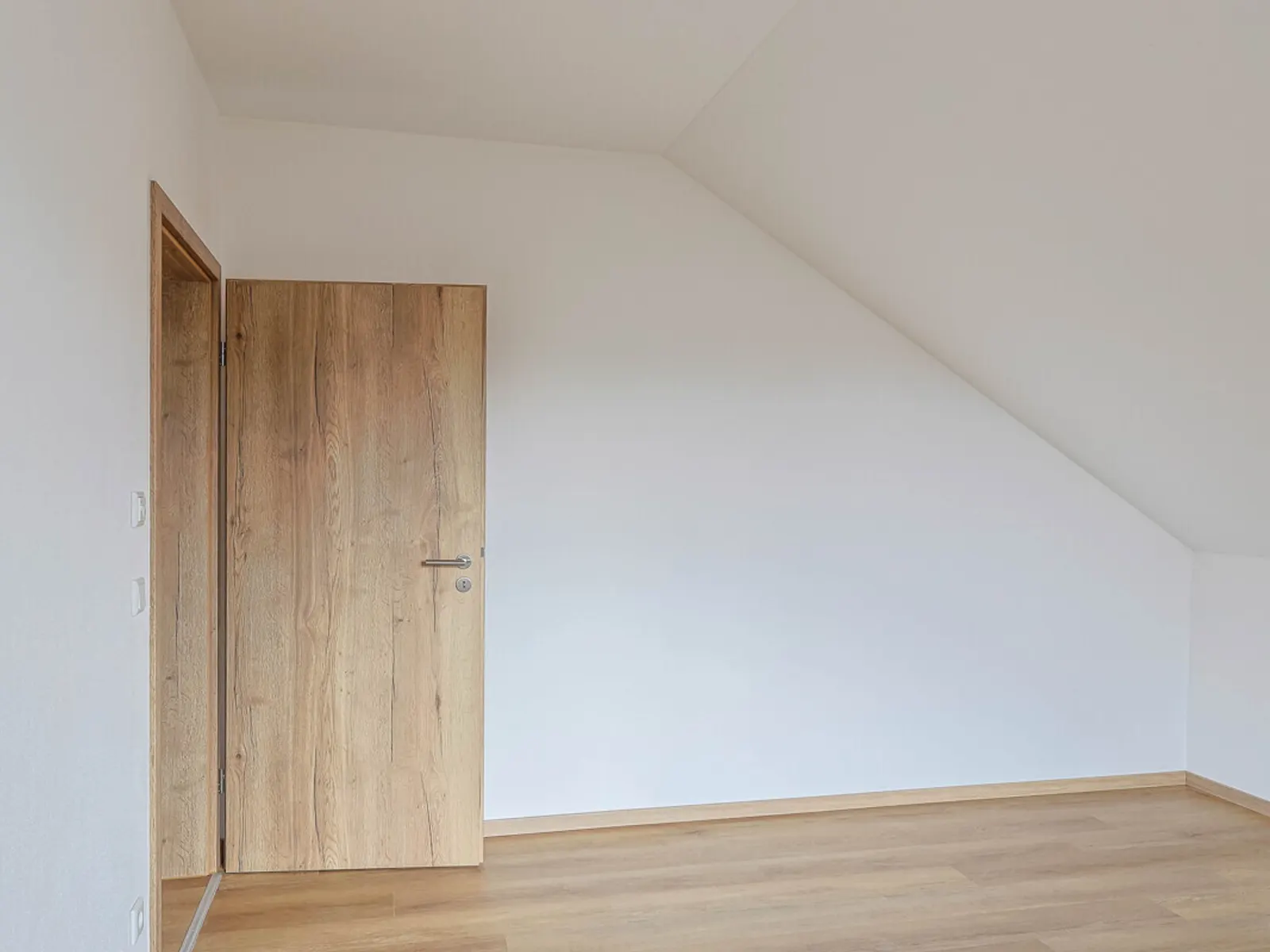 Stilvoller Neubau-Erstbezug mit 3 Zimmern und Balkon - Bild 6