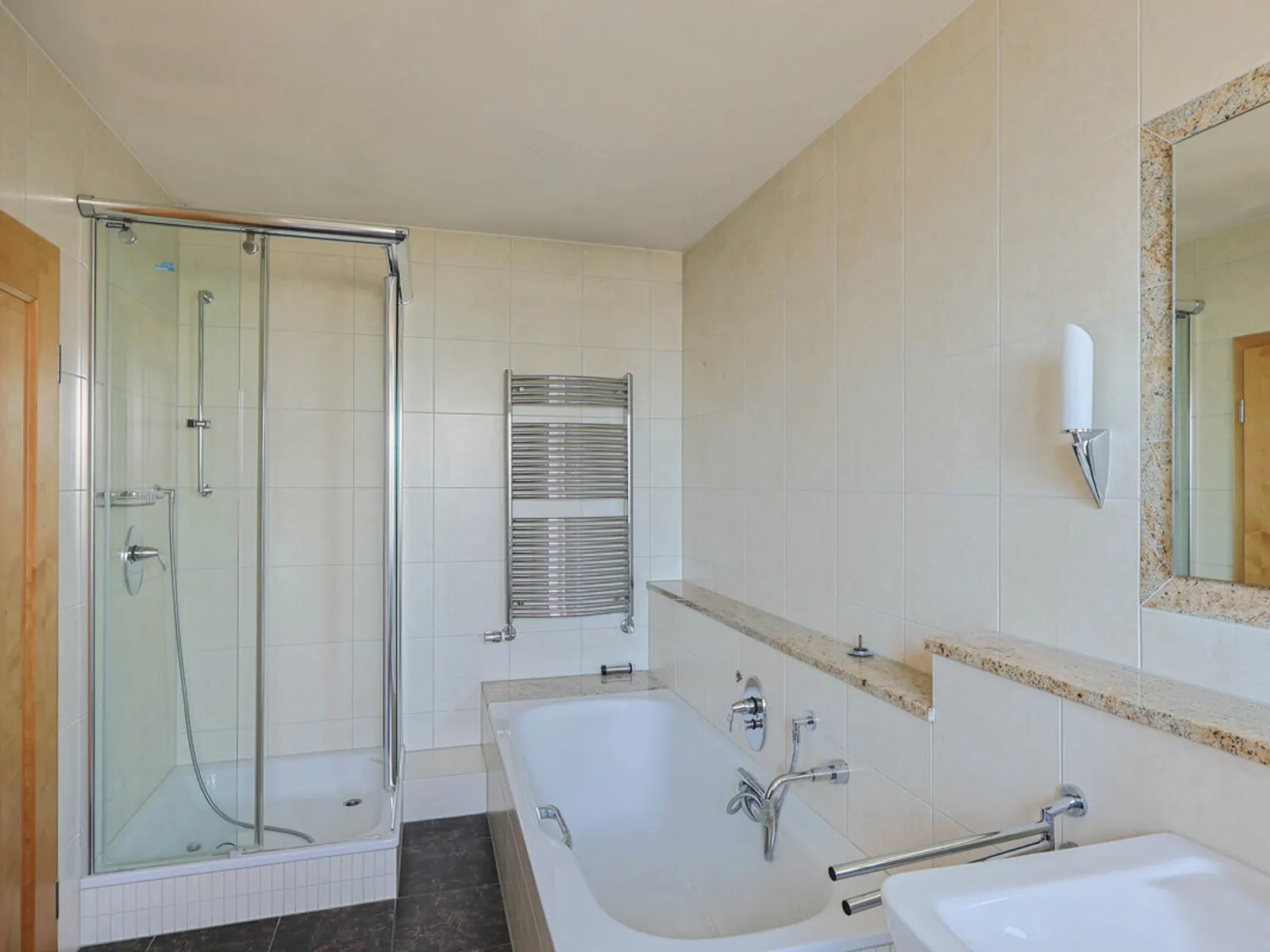 Einfamilienhaus mit großem Grundstück im begehrten Ingolstädter Westen - Bild 9