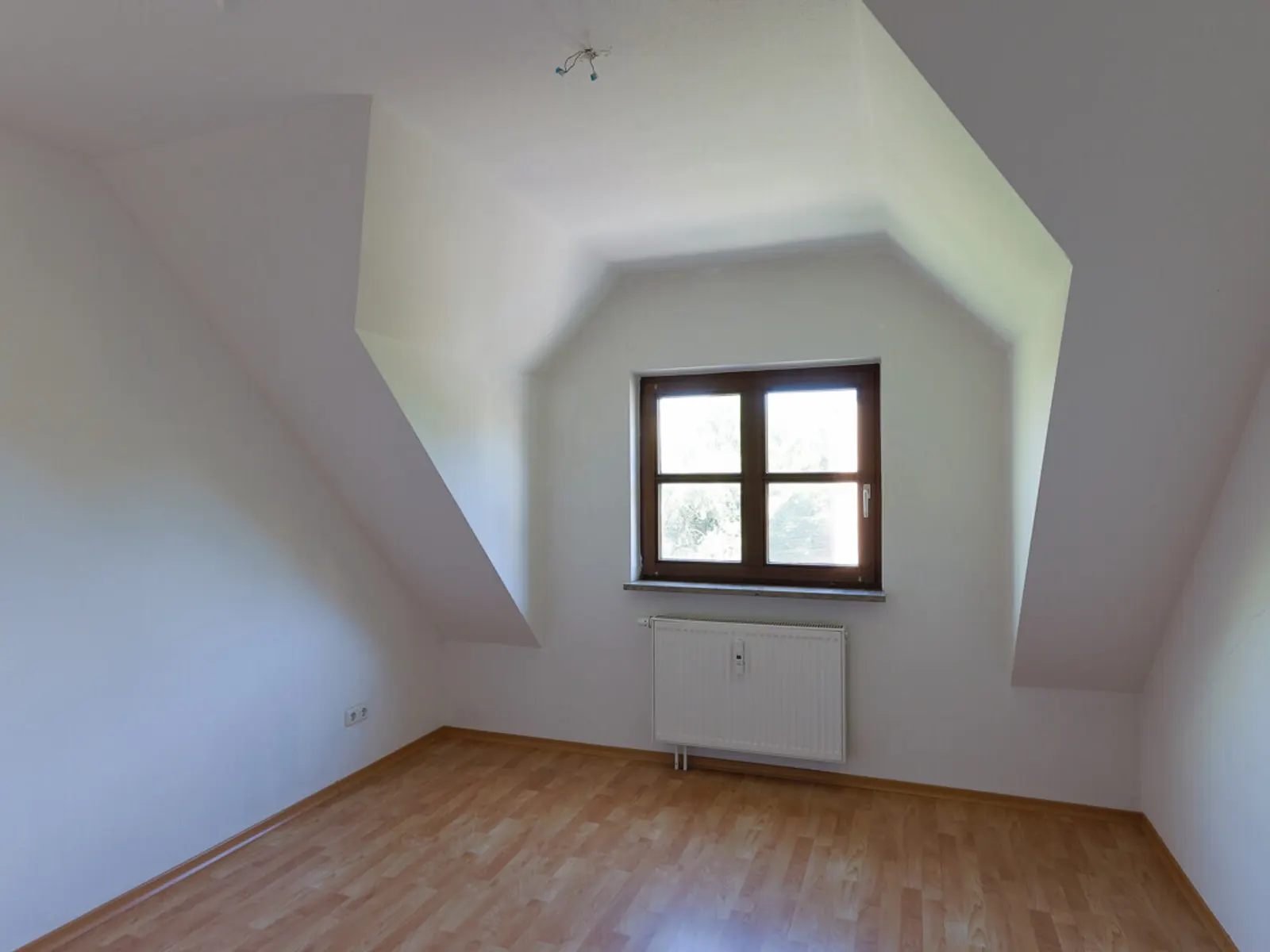3,5-Zimmer-Maisonette-Wohnung mit Balkon und Tiefgarage in Ingolstadt-Nord! - Bild 3